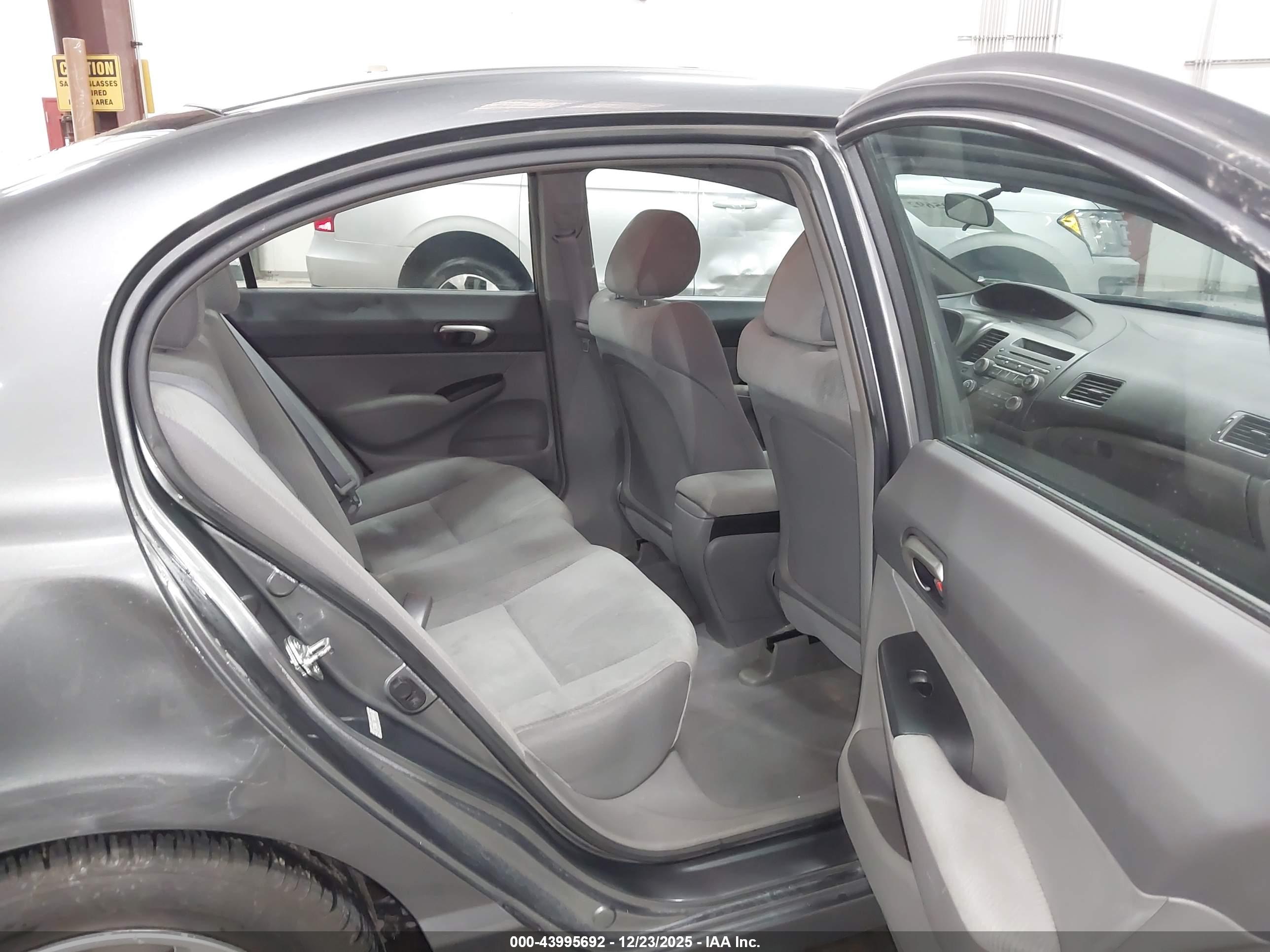 HONDA CIVIC image 8