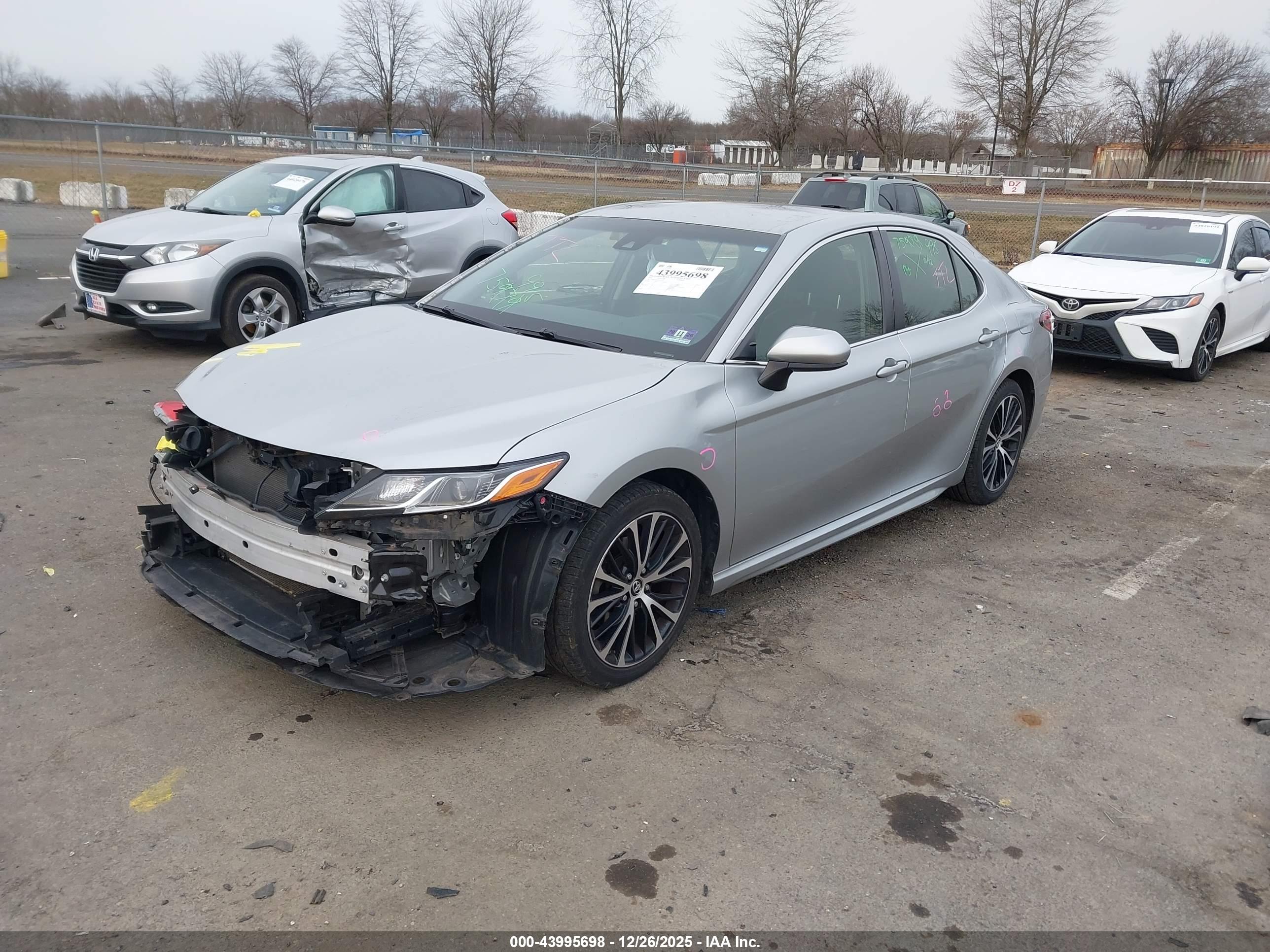 TOYOTA CAMRY image 2