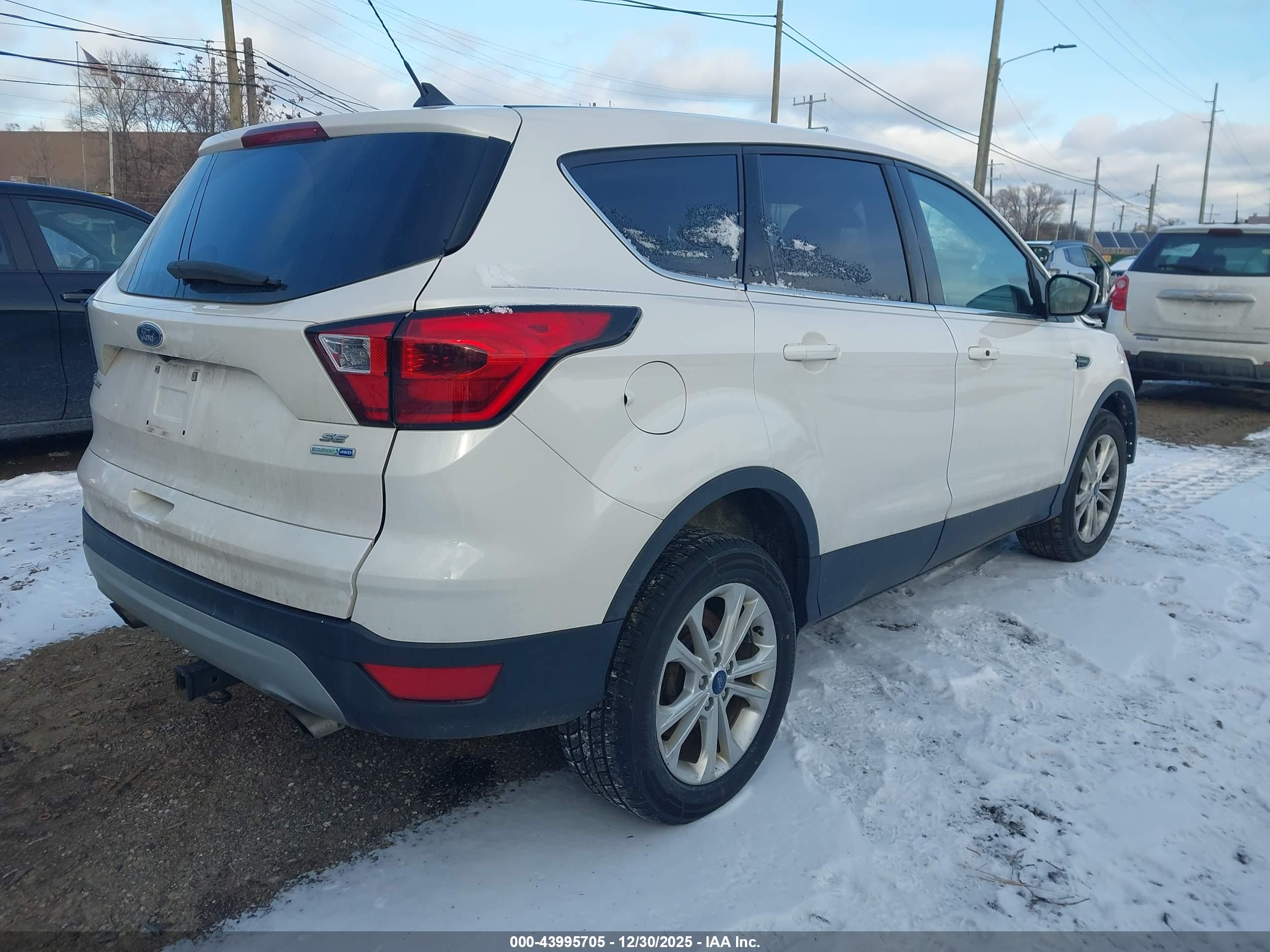 FORD ESCAPE image 4