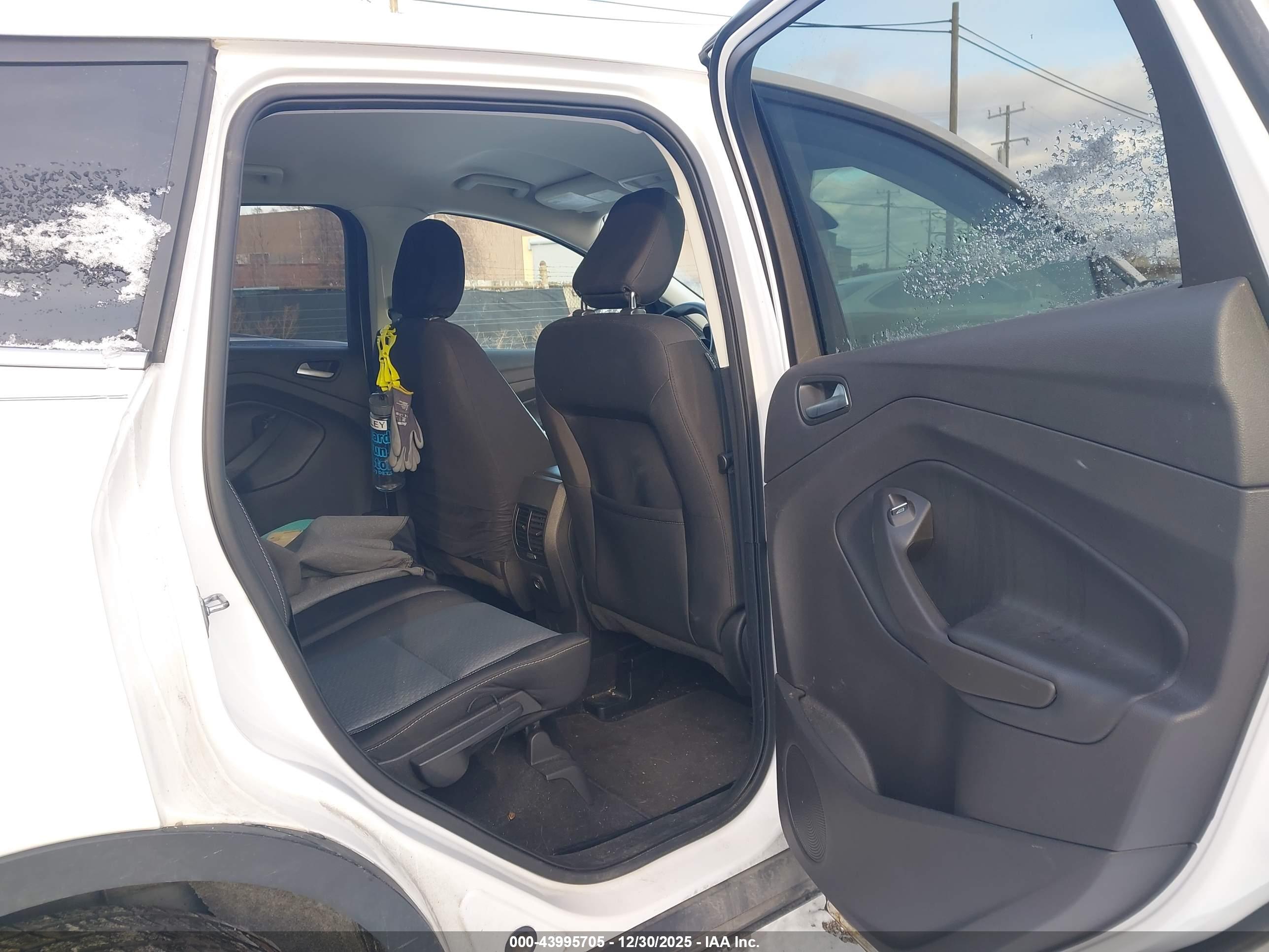 FORD ESCAPE image 8