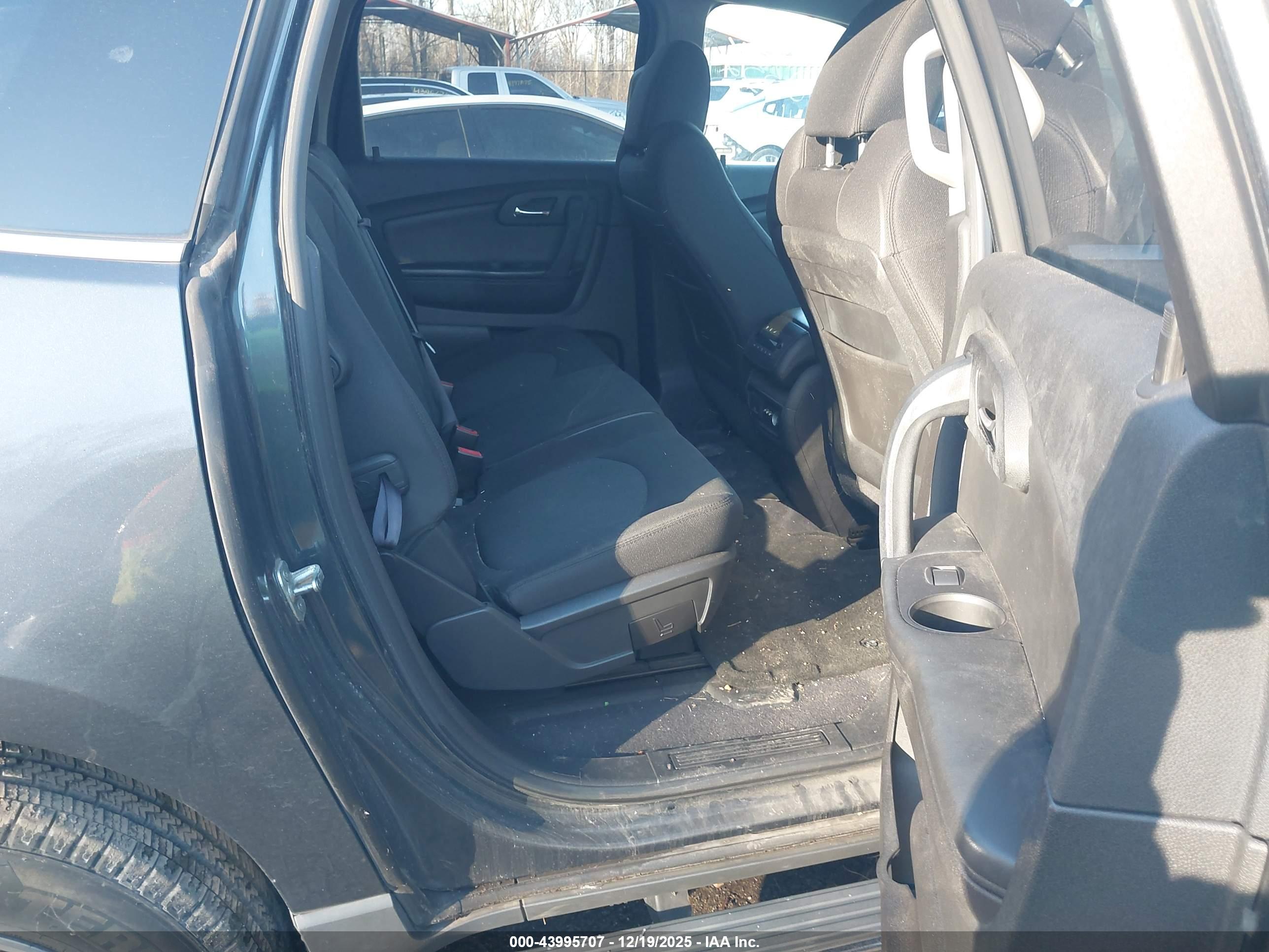 CHEVROLET TRAVERSE image 8