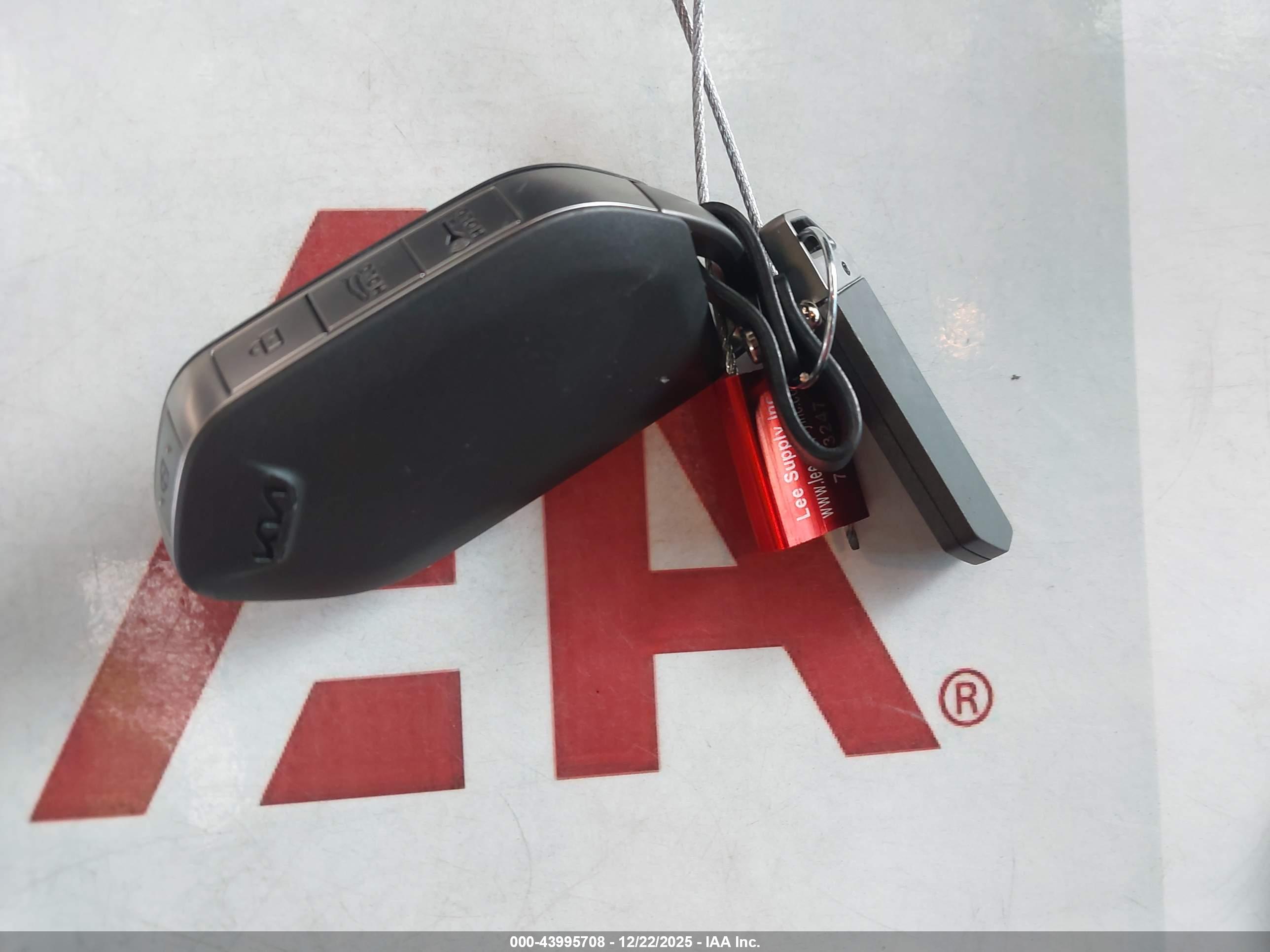 KIA K5 image 11