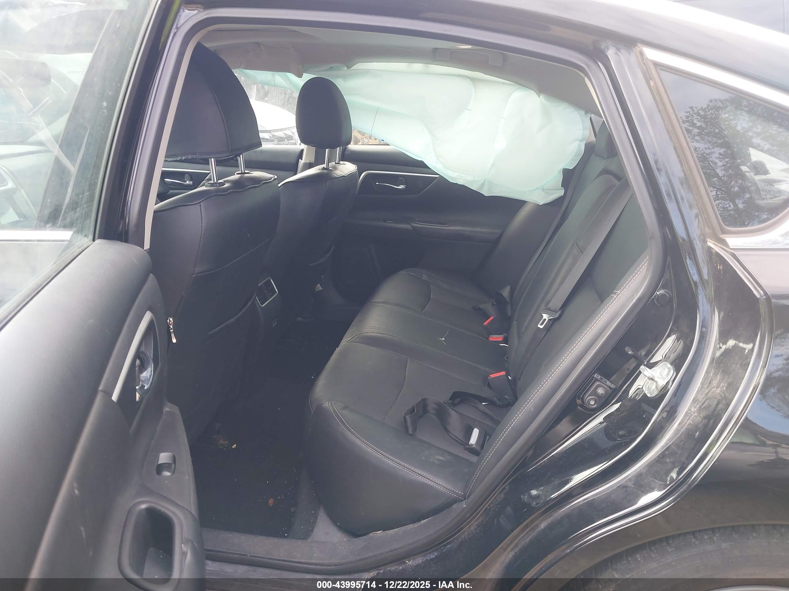 NISSAN ALTIMA image 8