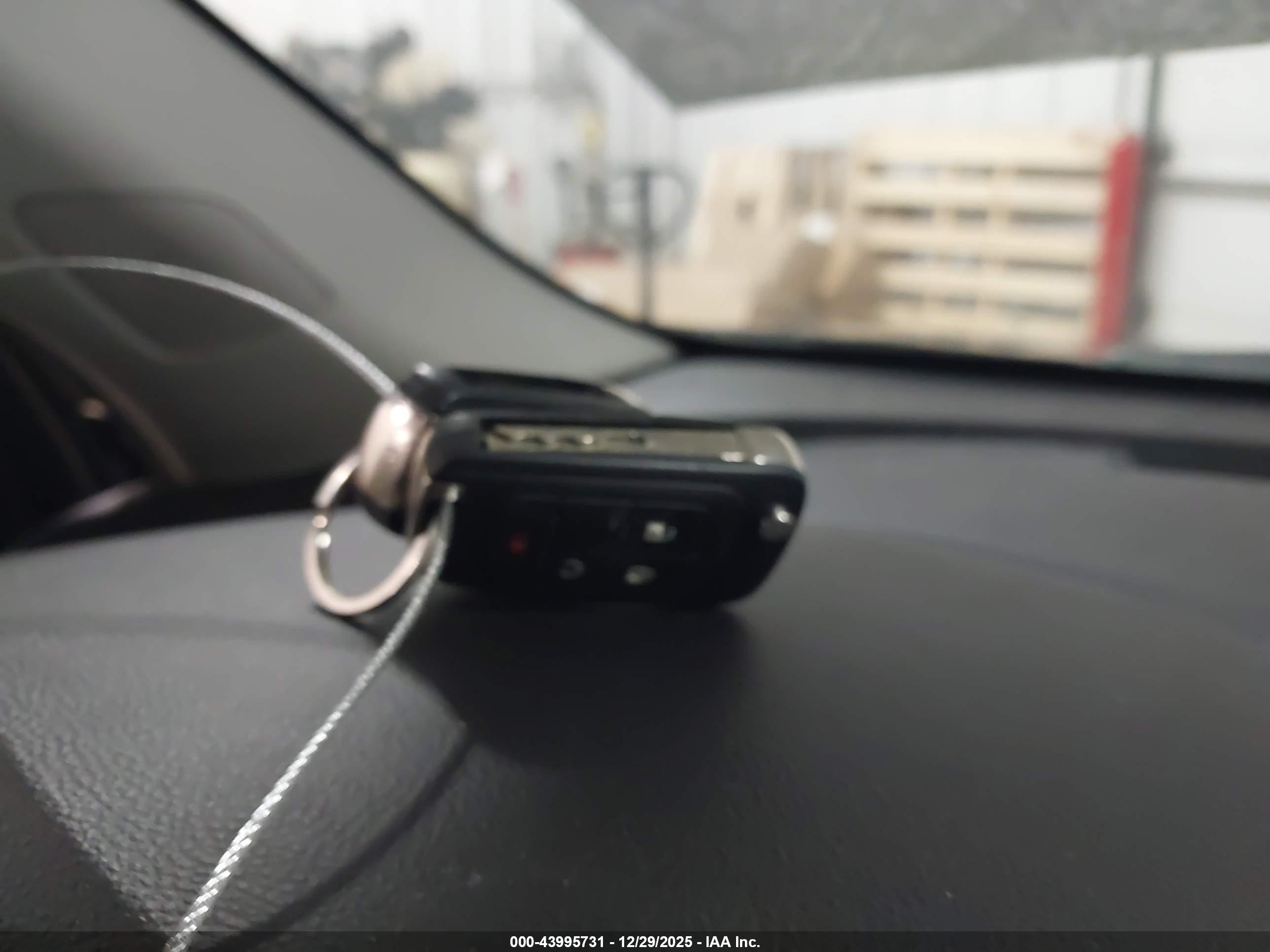 CHEVROLET EQUINOX image 11