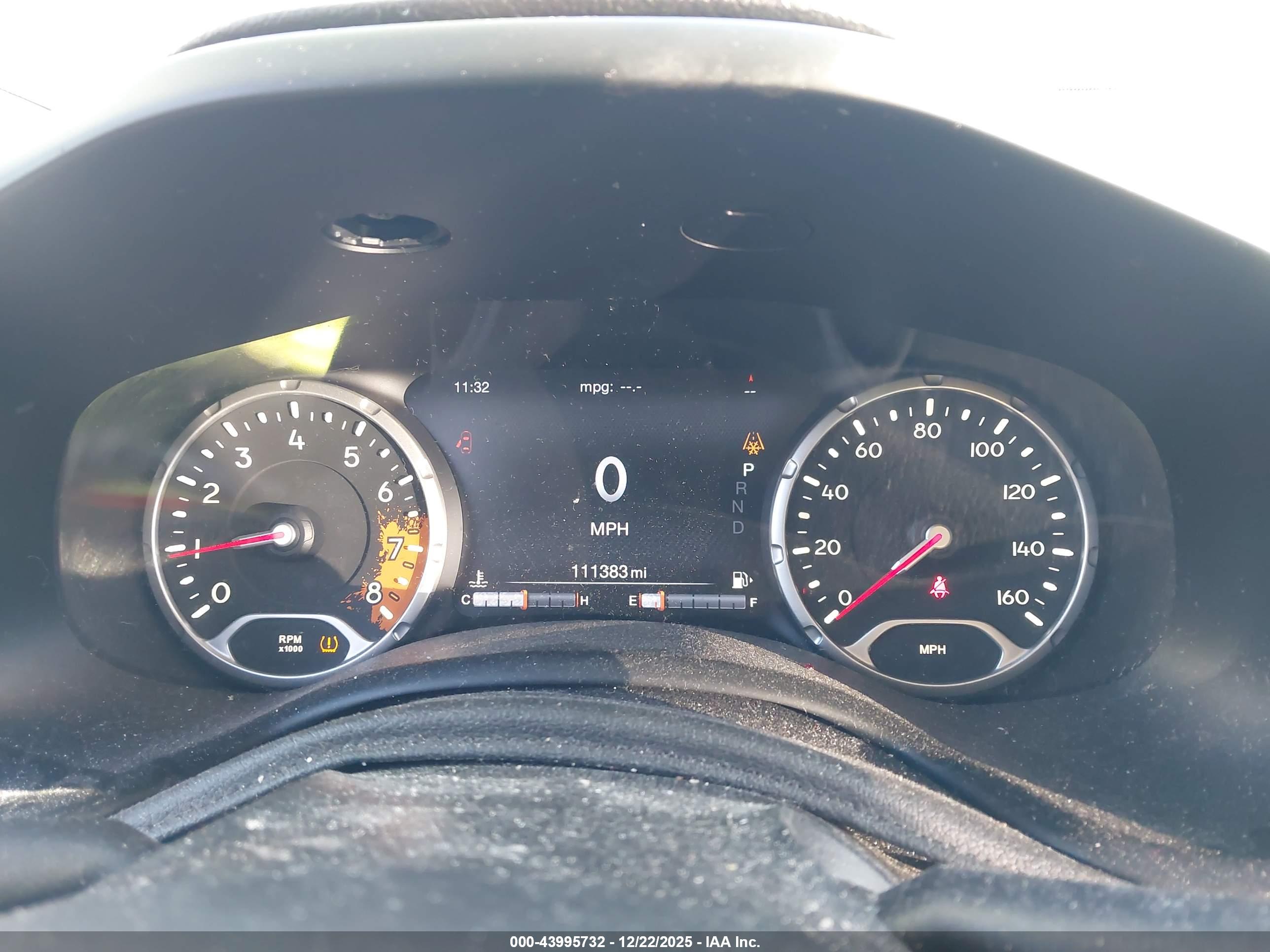 JEEP RENEGADE image 7