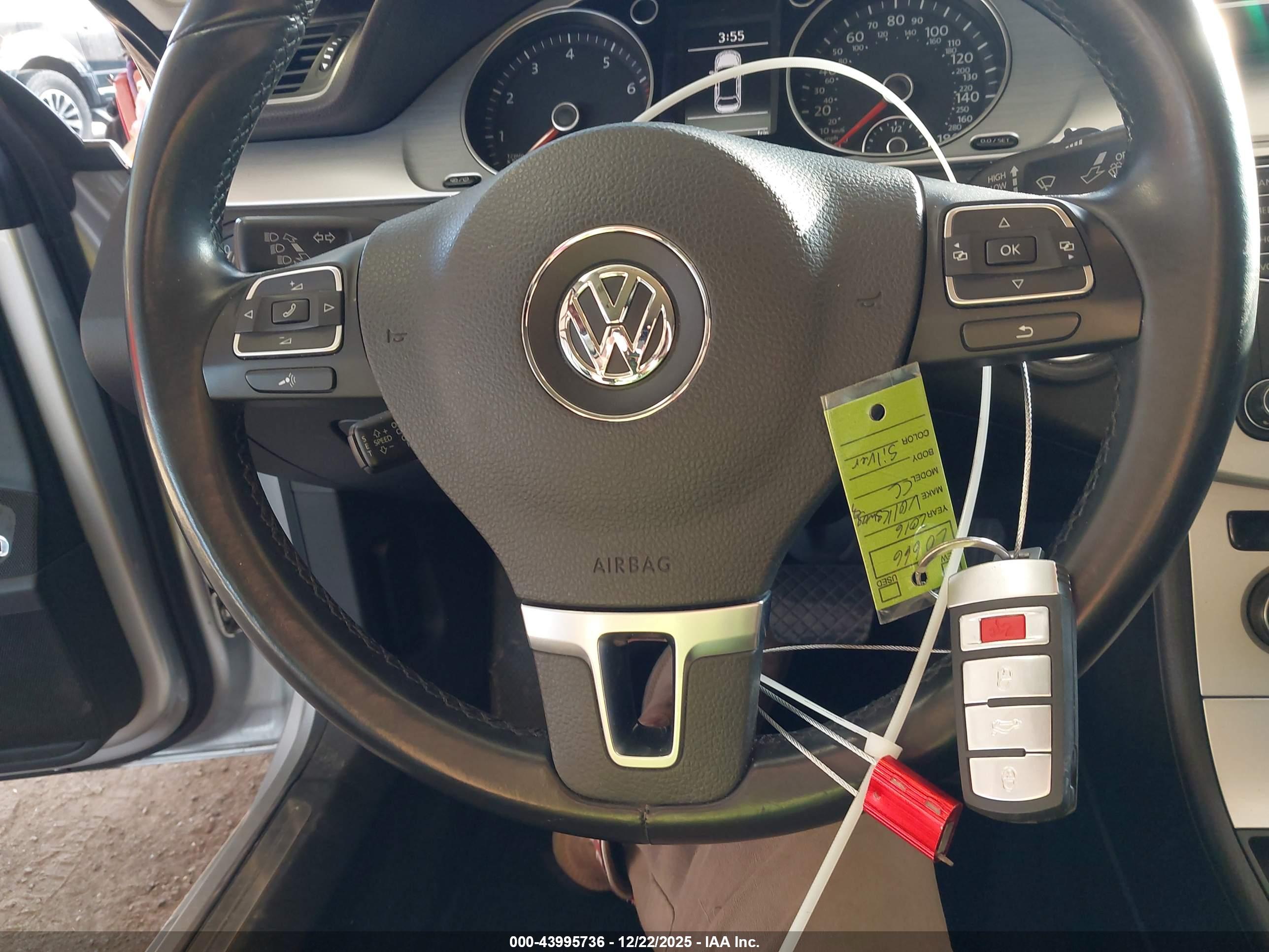 VOLKSWAGEN CC image 11