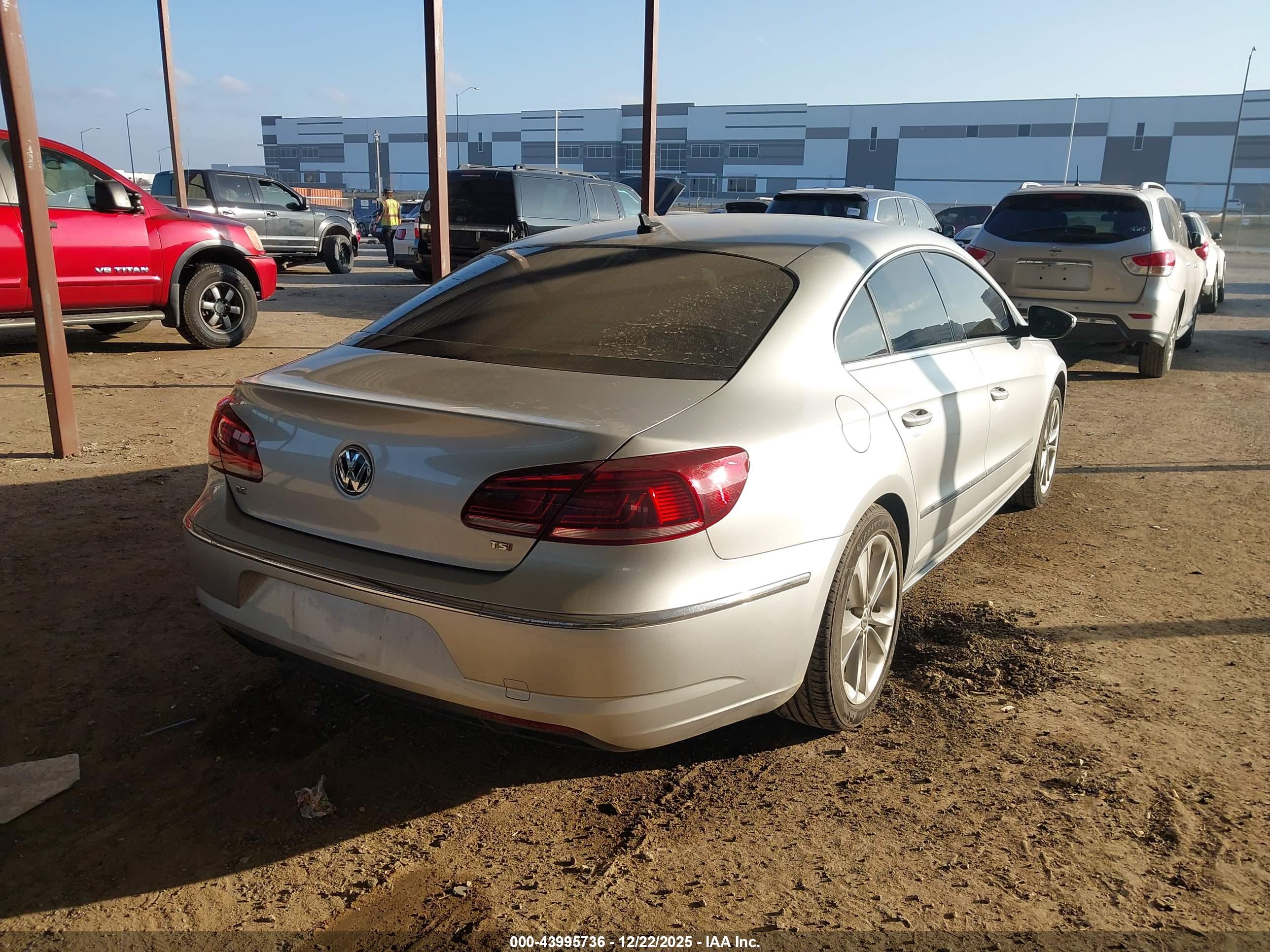 VOLKSWAGEN CC image 4