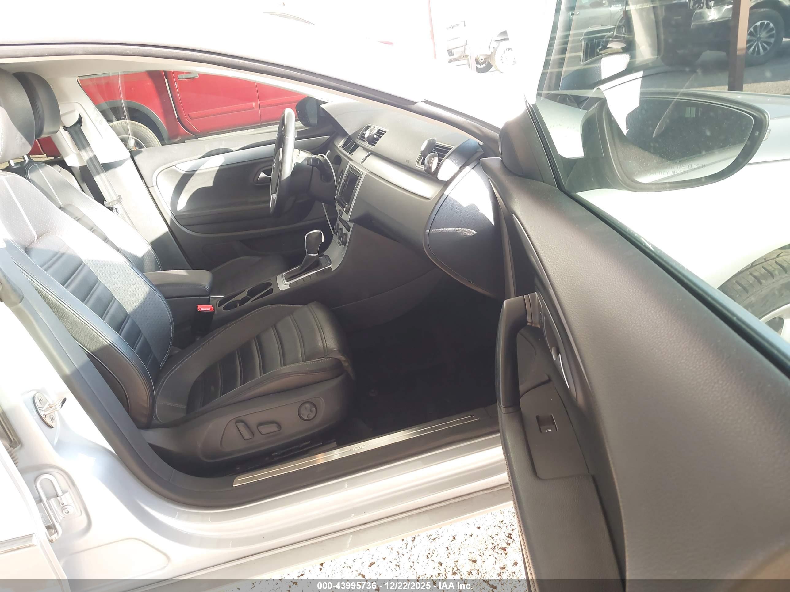 VOLKSWAGEN CC image 5
