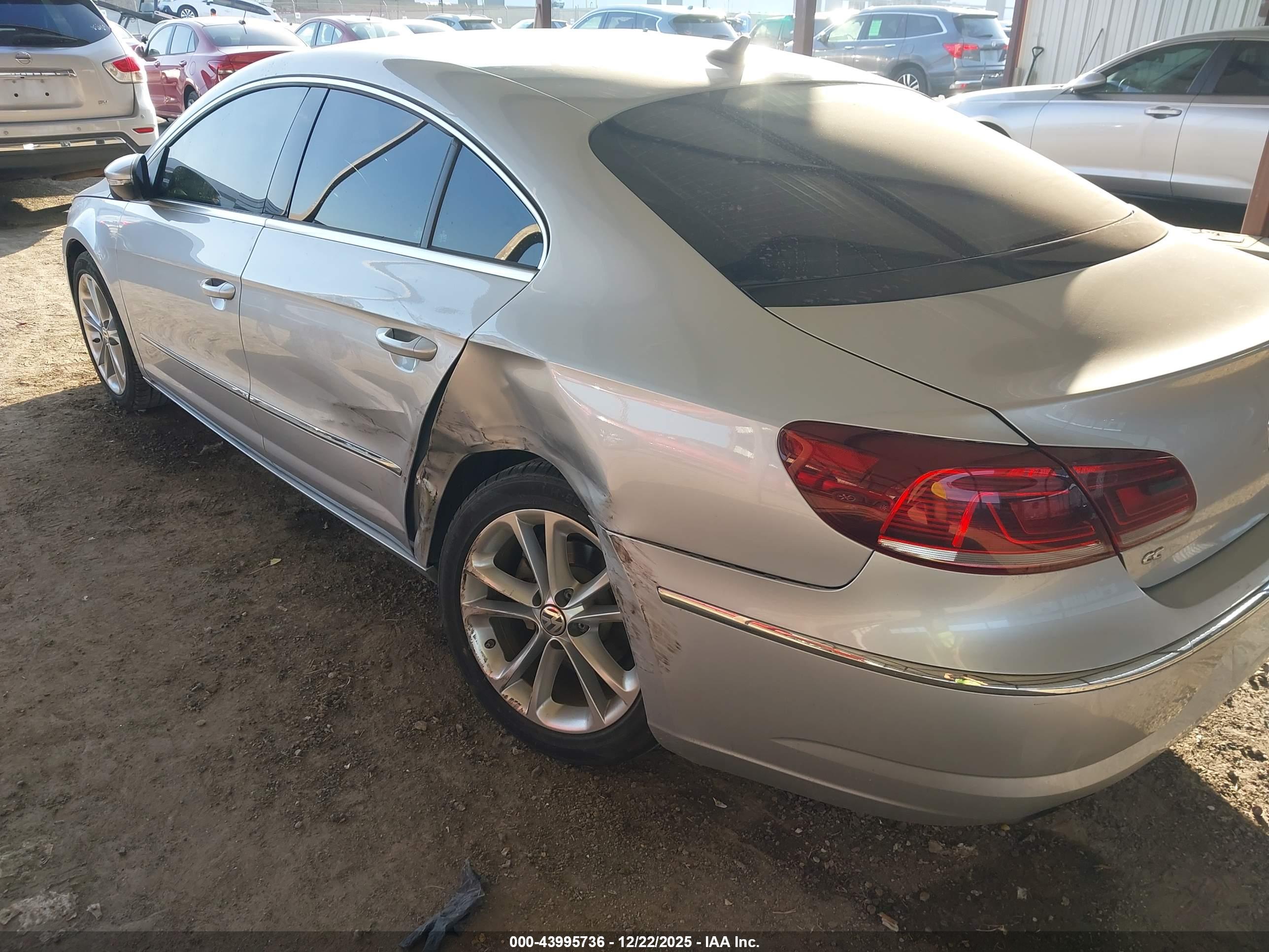 VOLKSWAGEN CC image 6