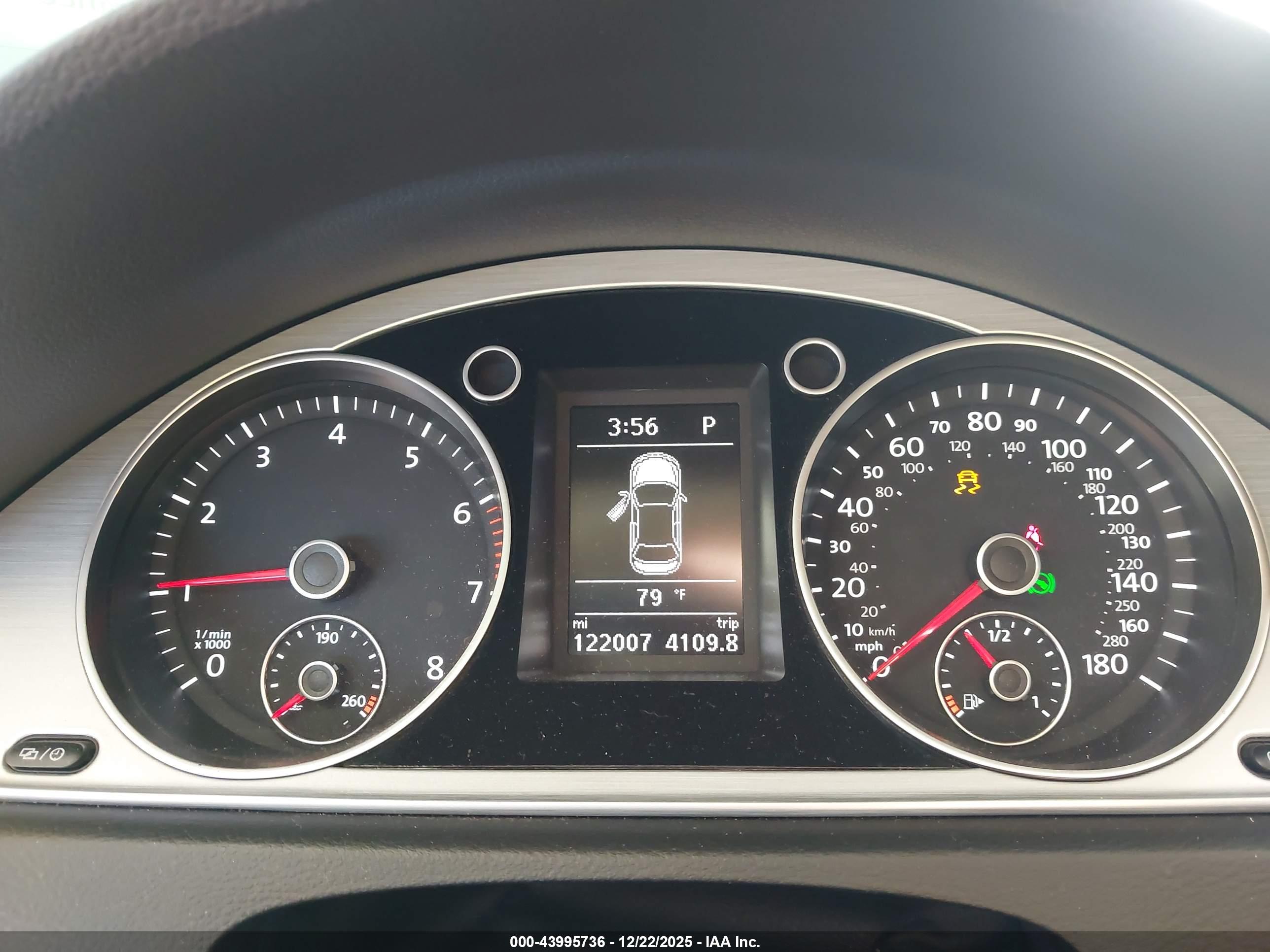 VOLKSWAGEN CC image 7