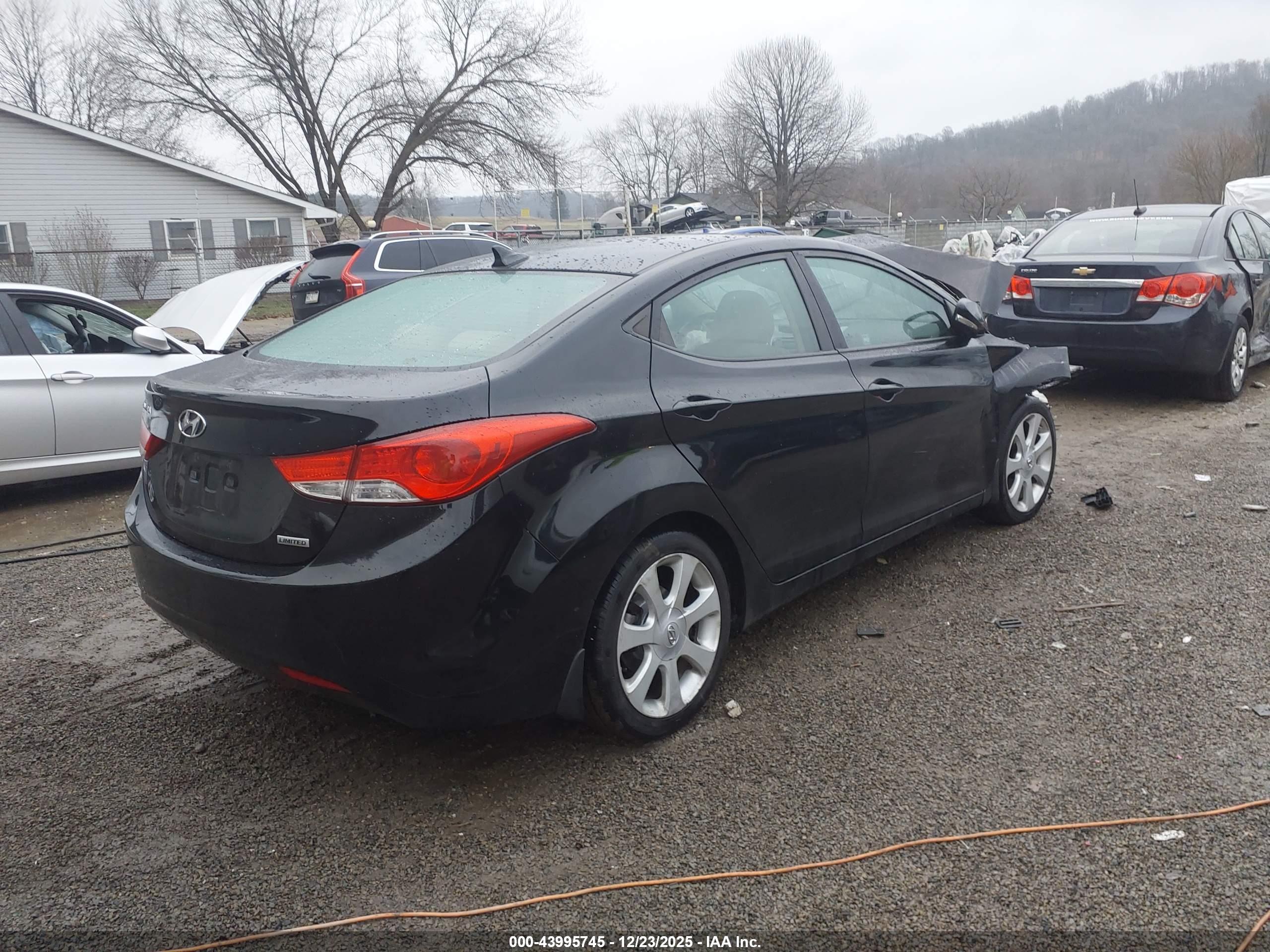 HYUNDAI ELANTRA image 4