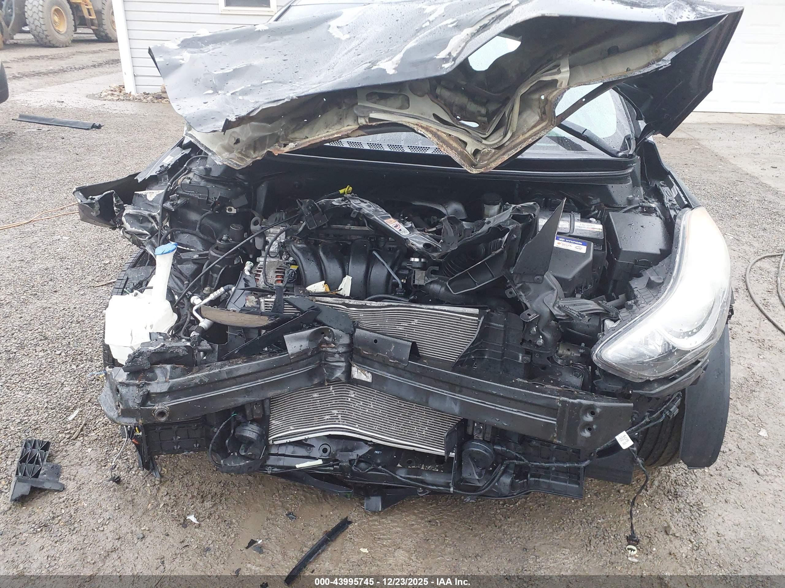 HYUNDAI ELANTRA image 6