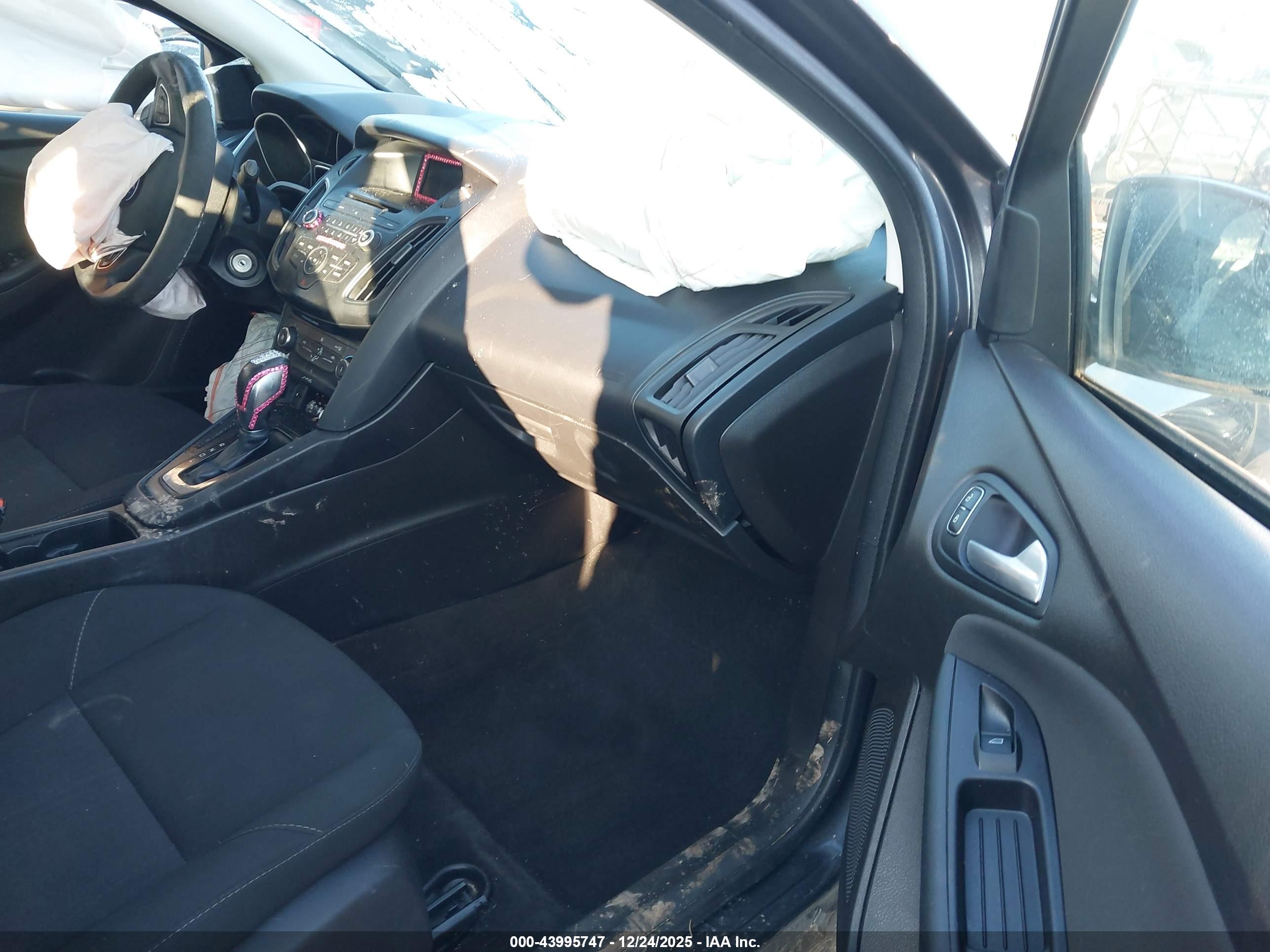 FORD FOCUS image 5