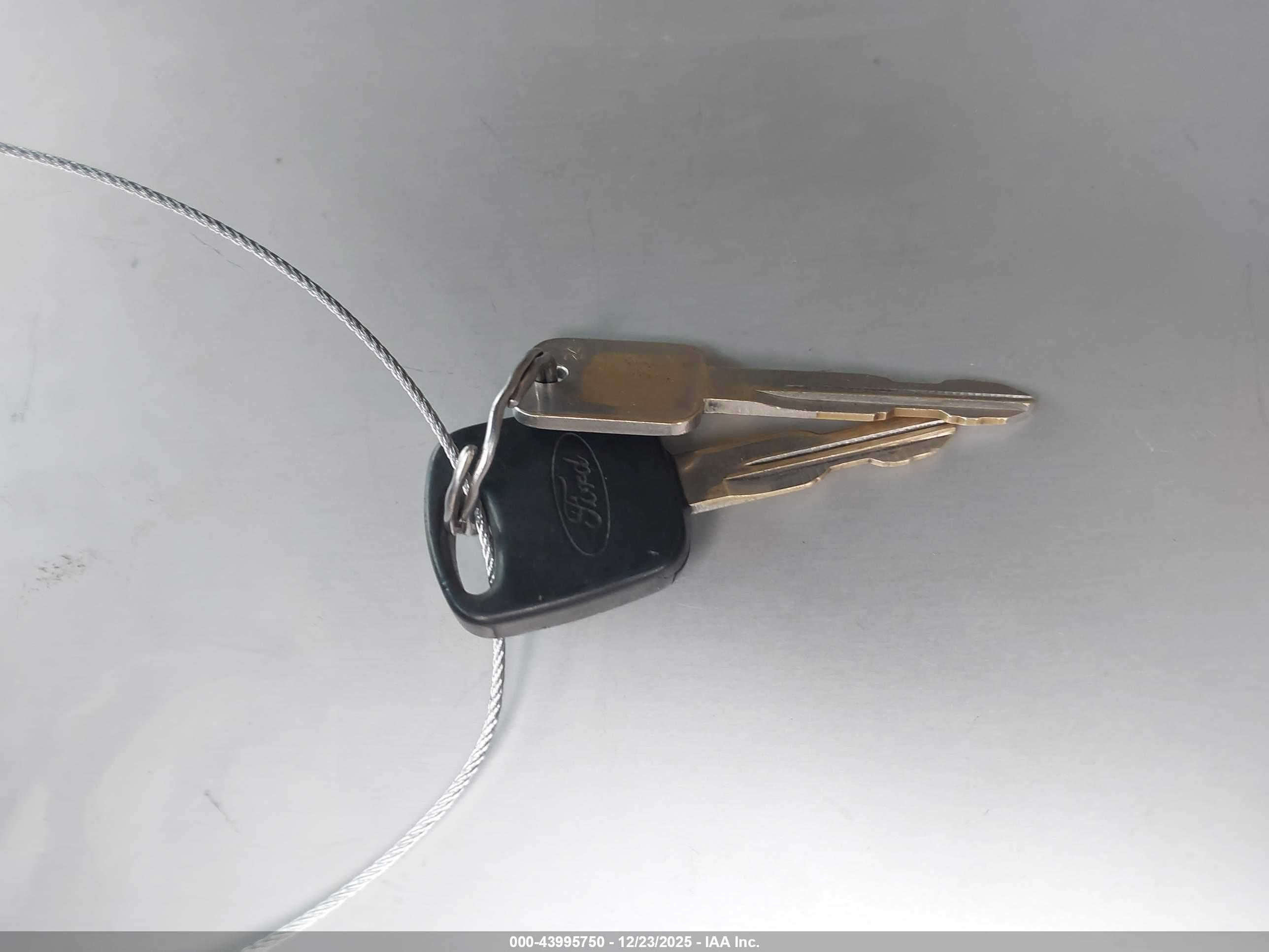 FORD EXPEDITION image 11