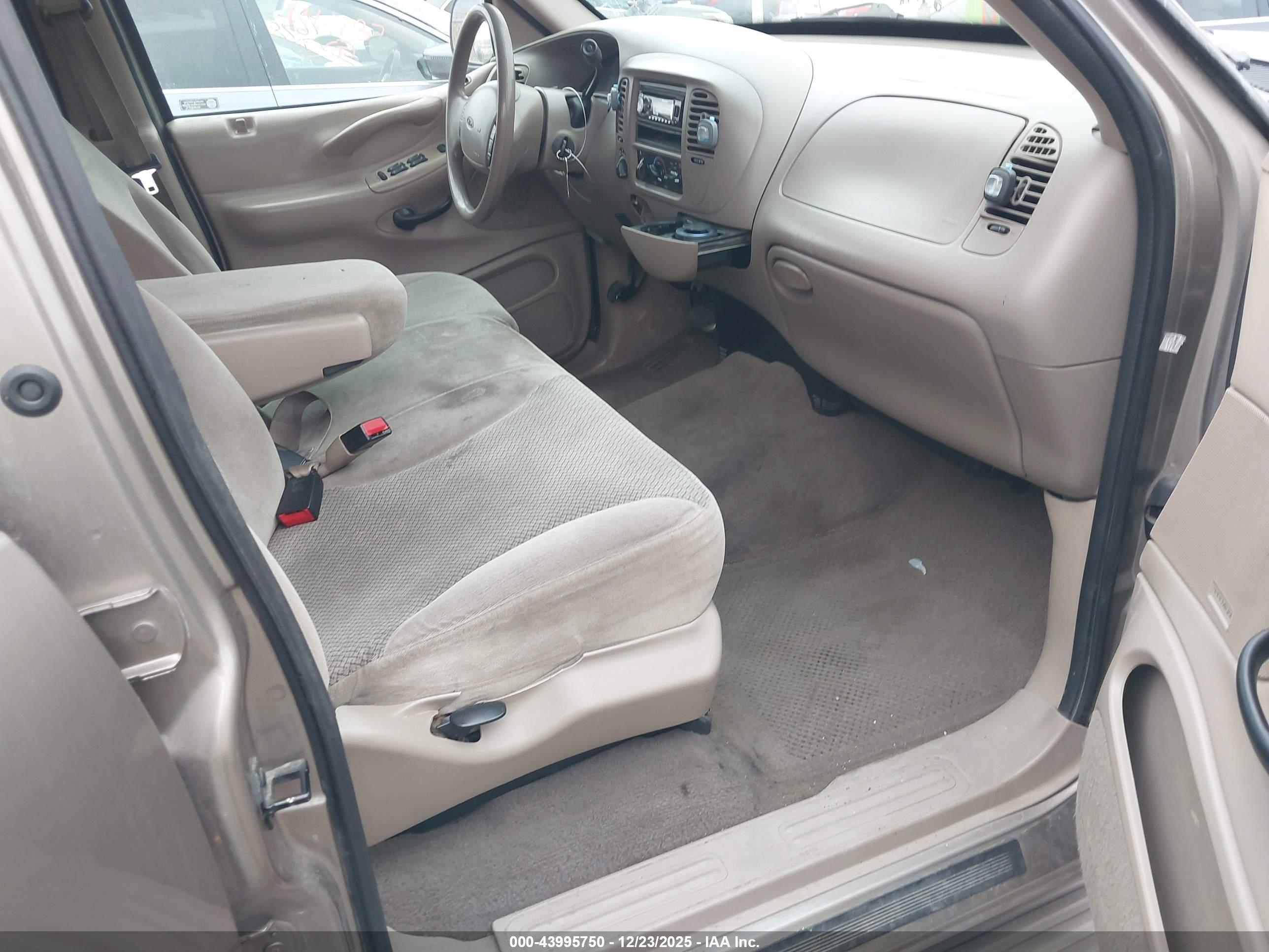 FORD EXPEDITION image 5