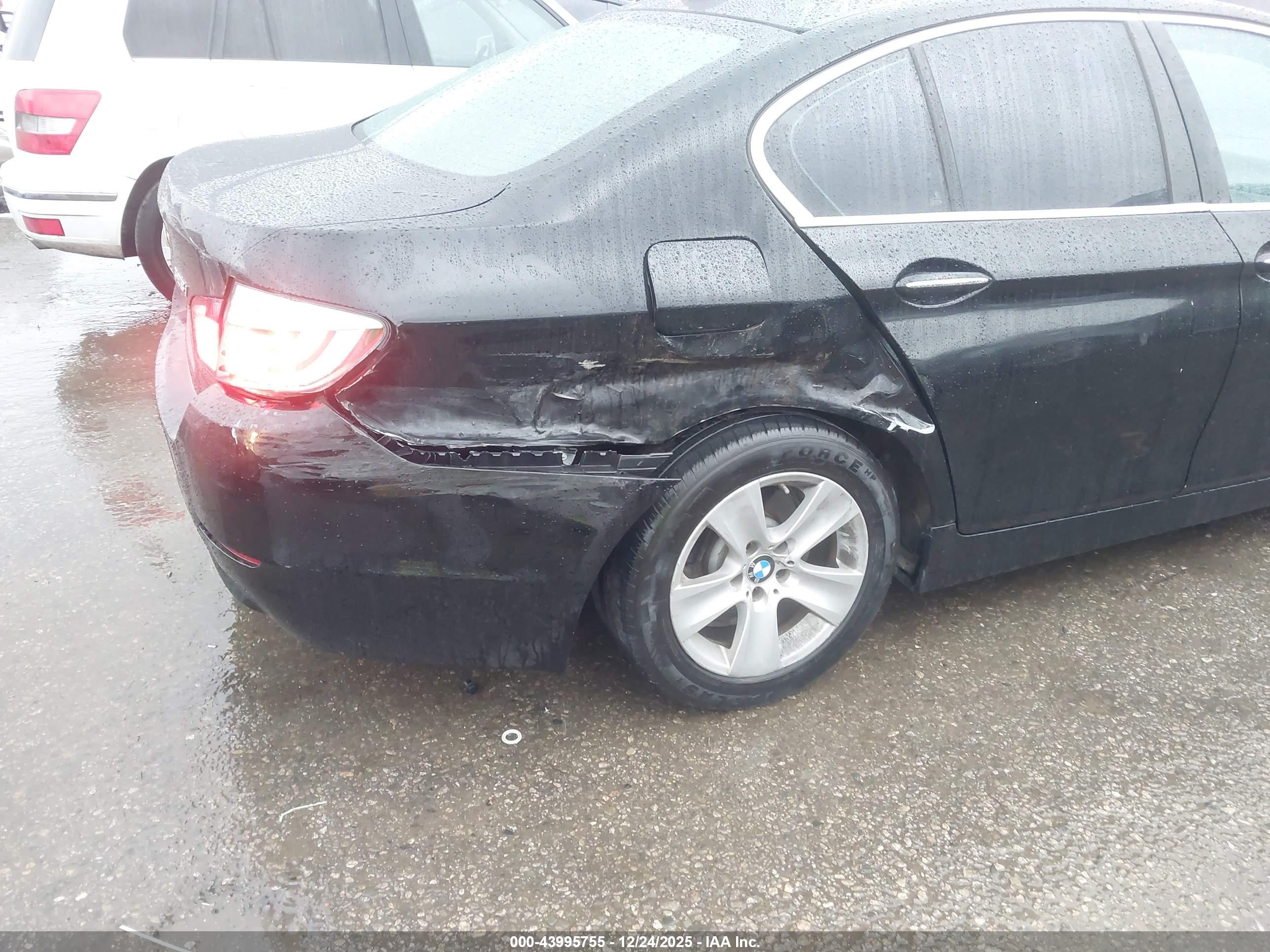 BMW 528I image 6