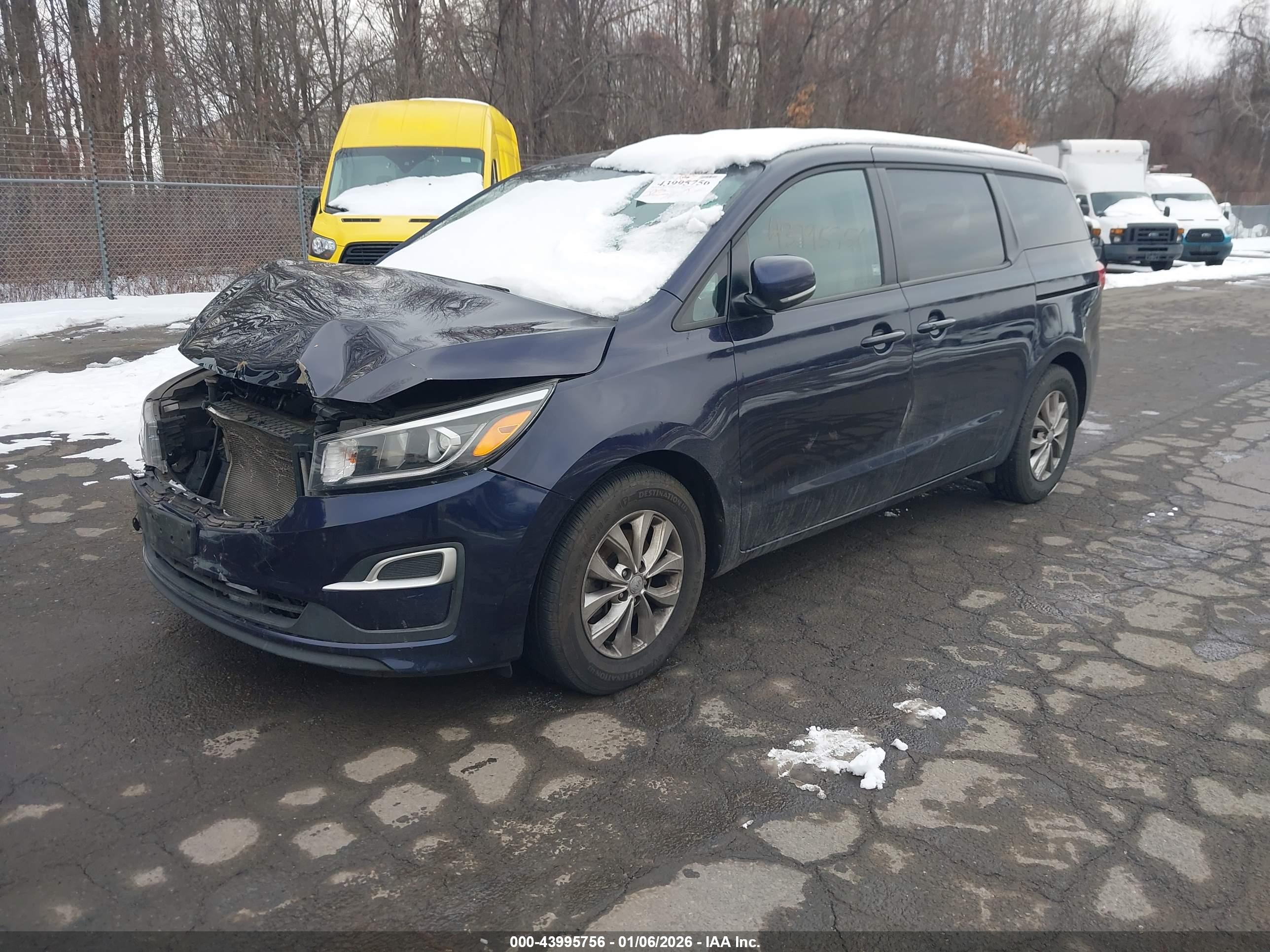 KIA SEDONA image 2