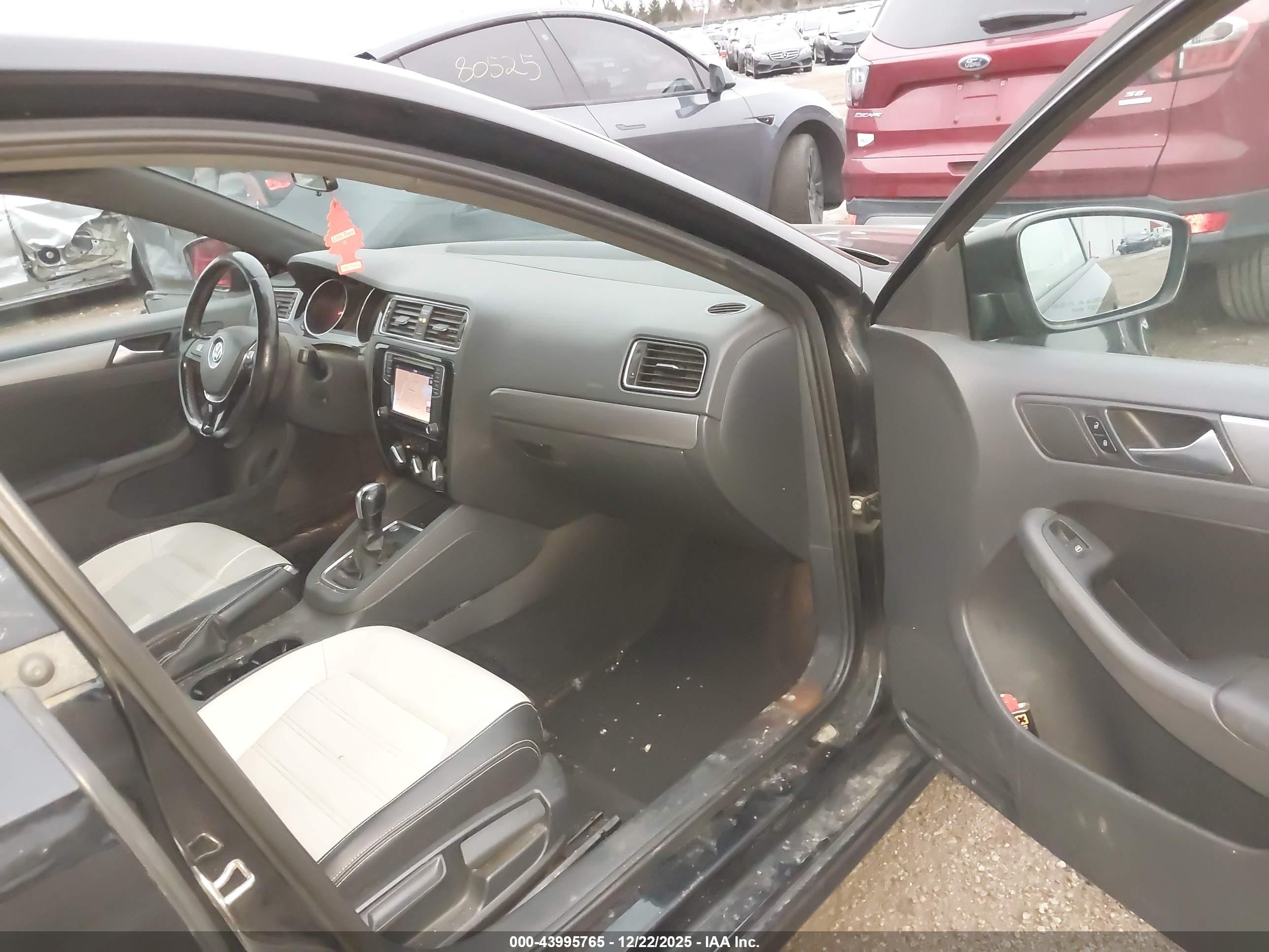 VOLKSWAGEN JETTA image 5