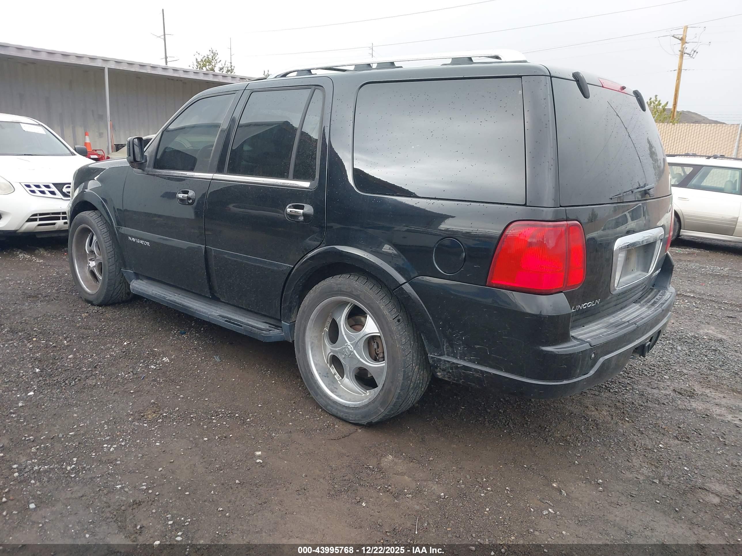 LINCOLN NAVIGATOR image 3