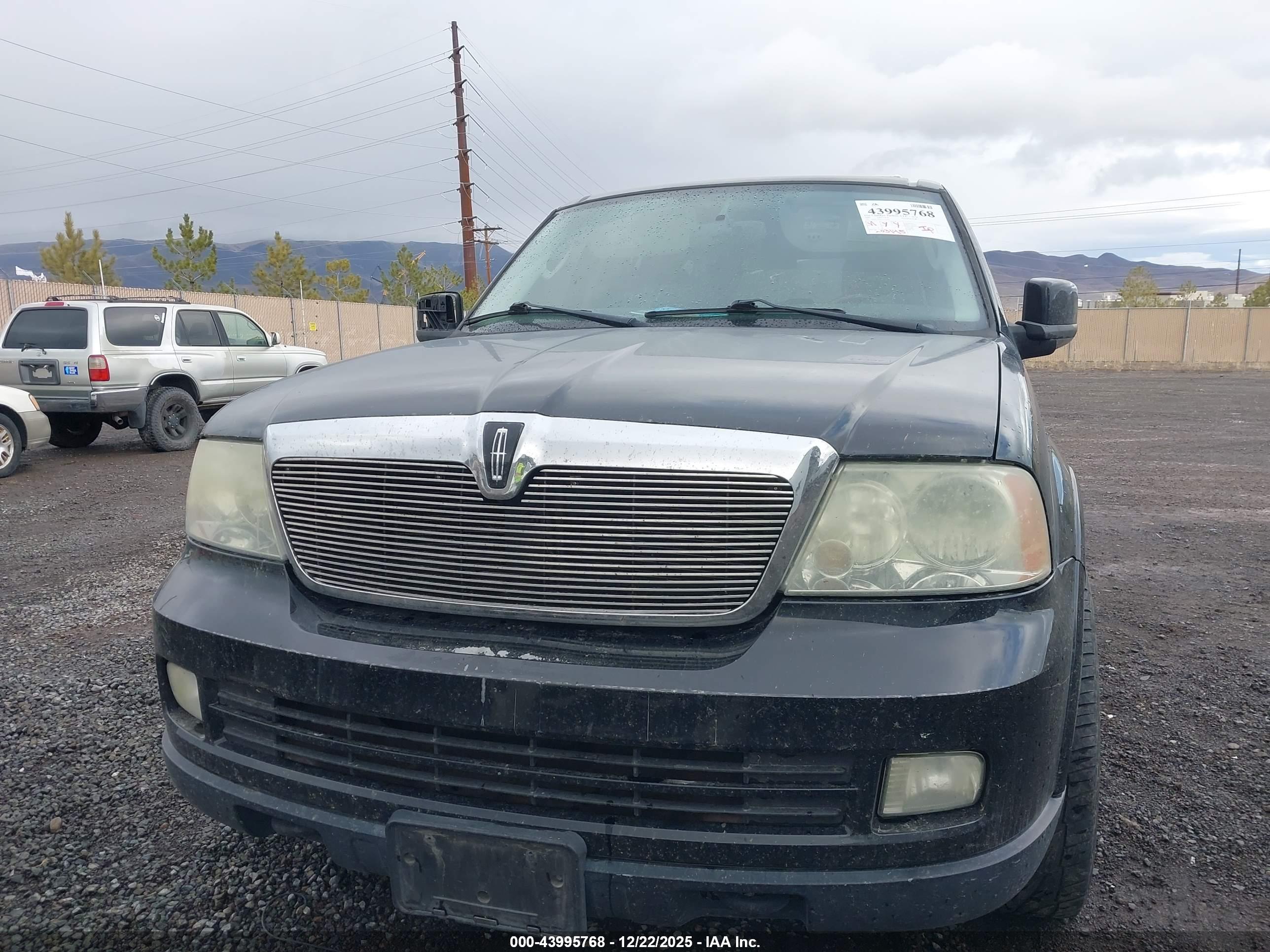 LINCOLN NAVIGATOR image 6