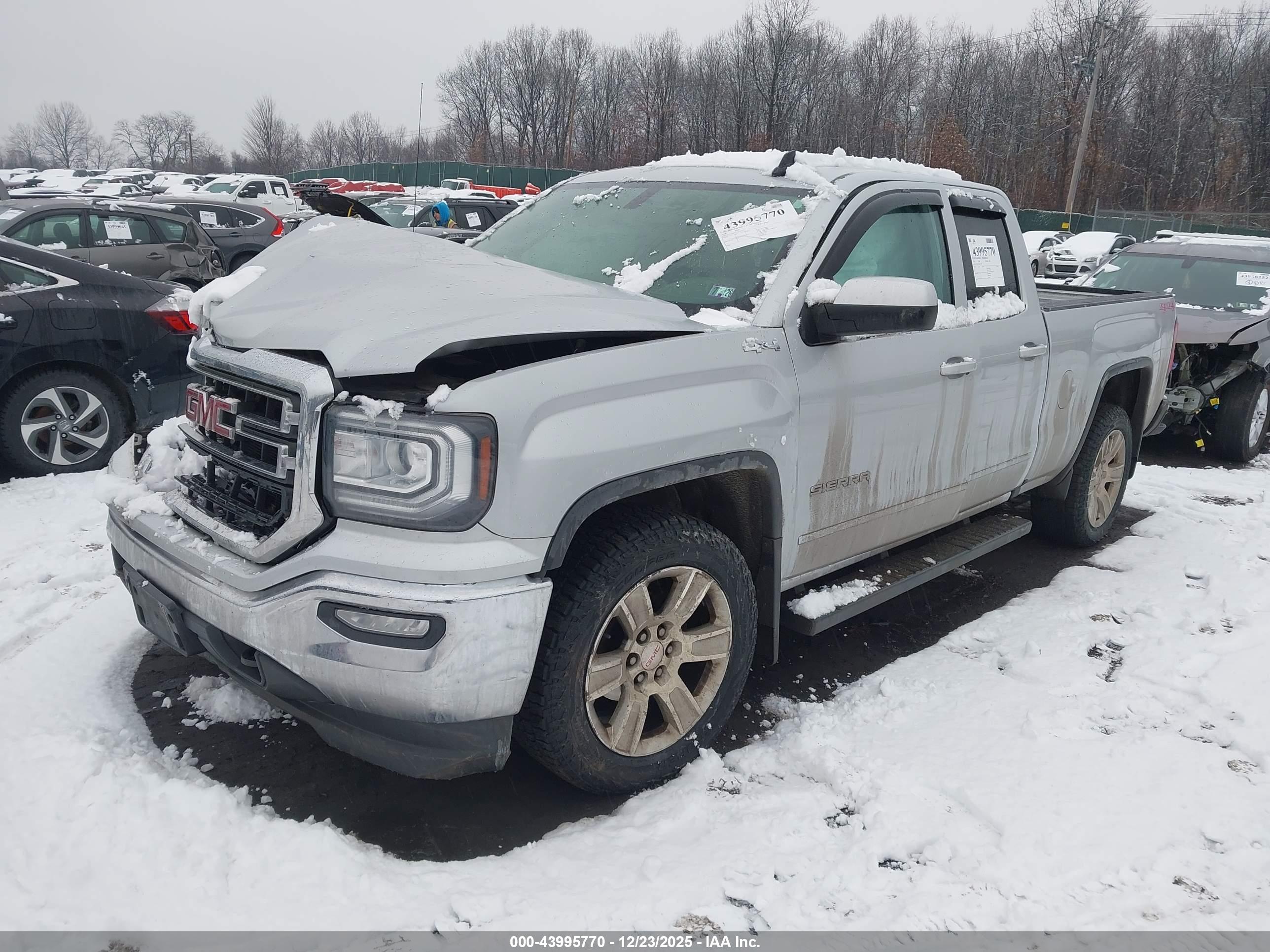 GMC SIERRA image 2