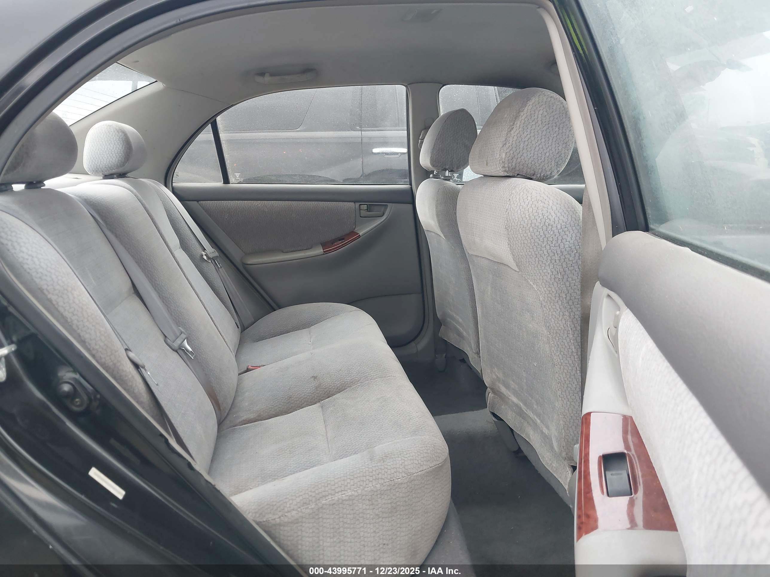TOYOTA COROLLA image 8