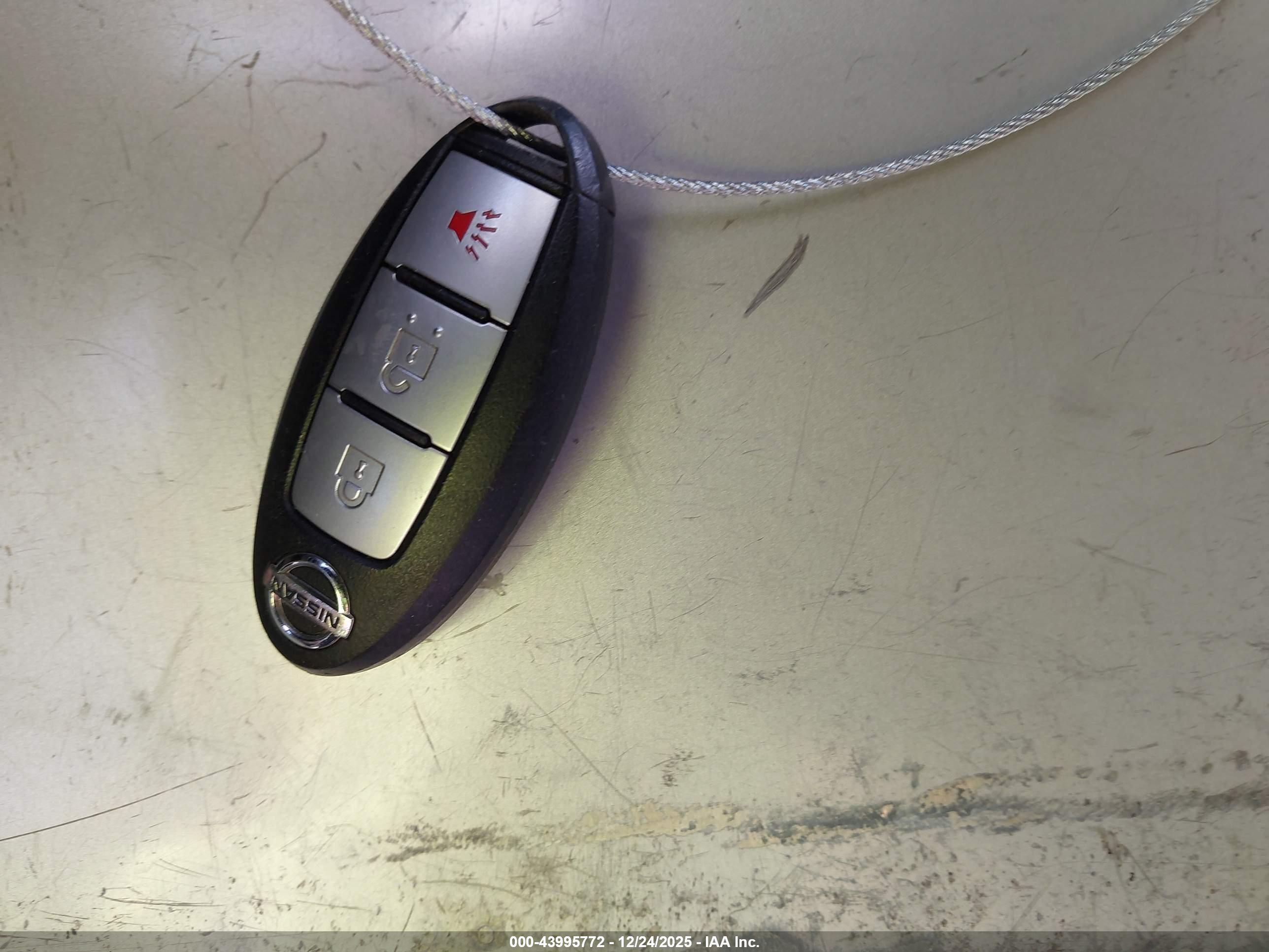 NISSAN ROGUE image 11