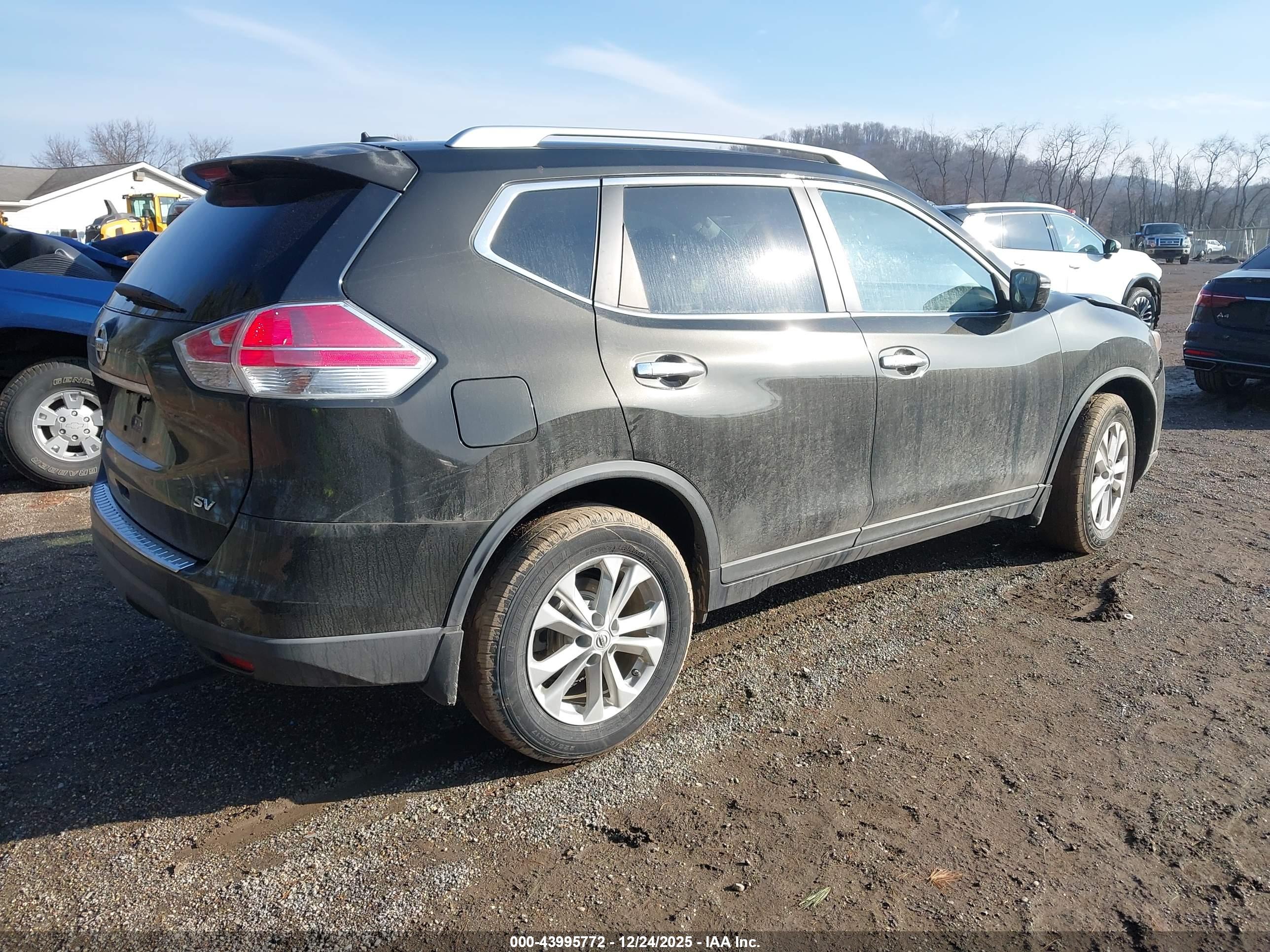 NISSAN ROGUE image 4