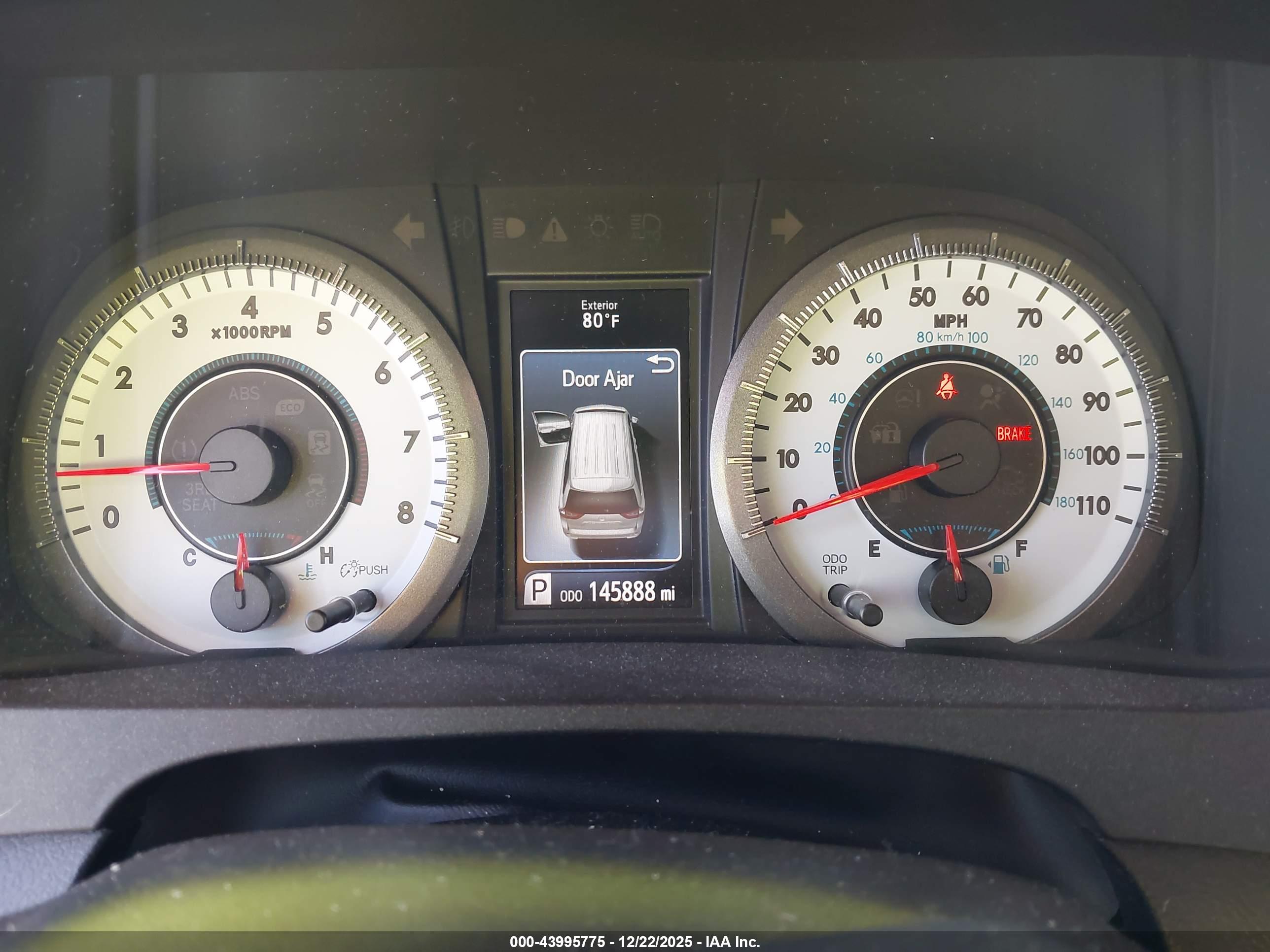 TOYOTA SIENNA image 7