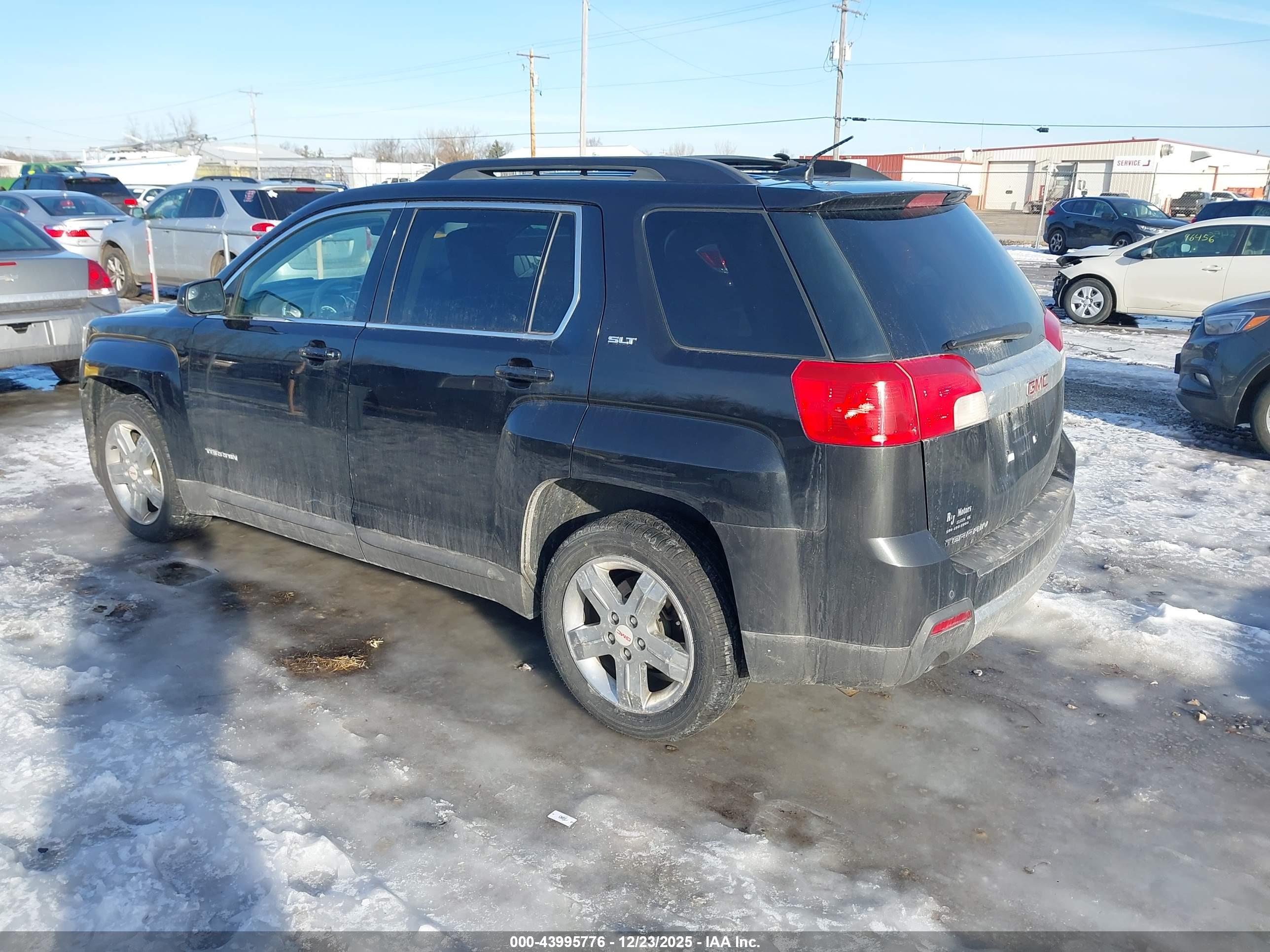 GMC TERRAIN image 3