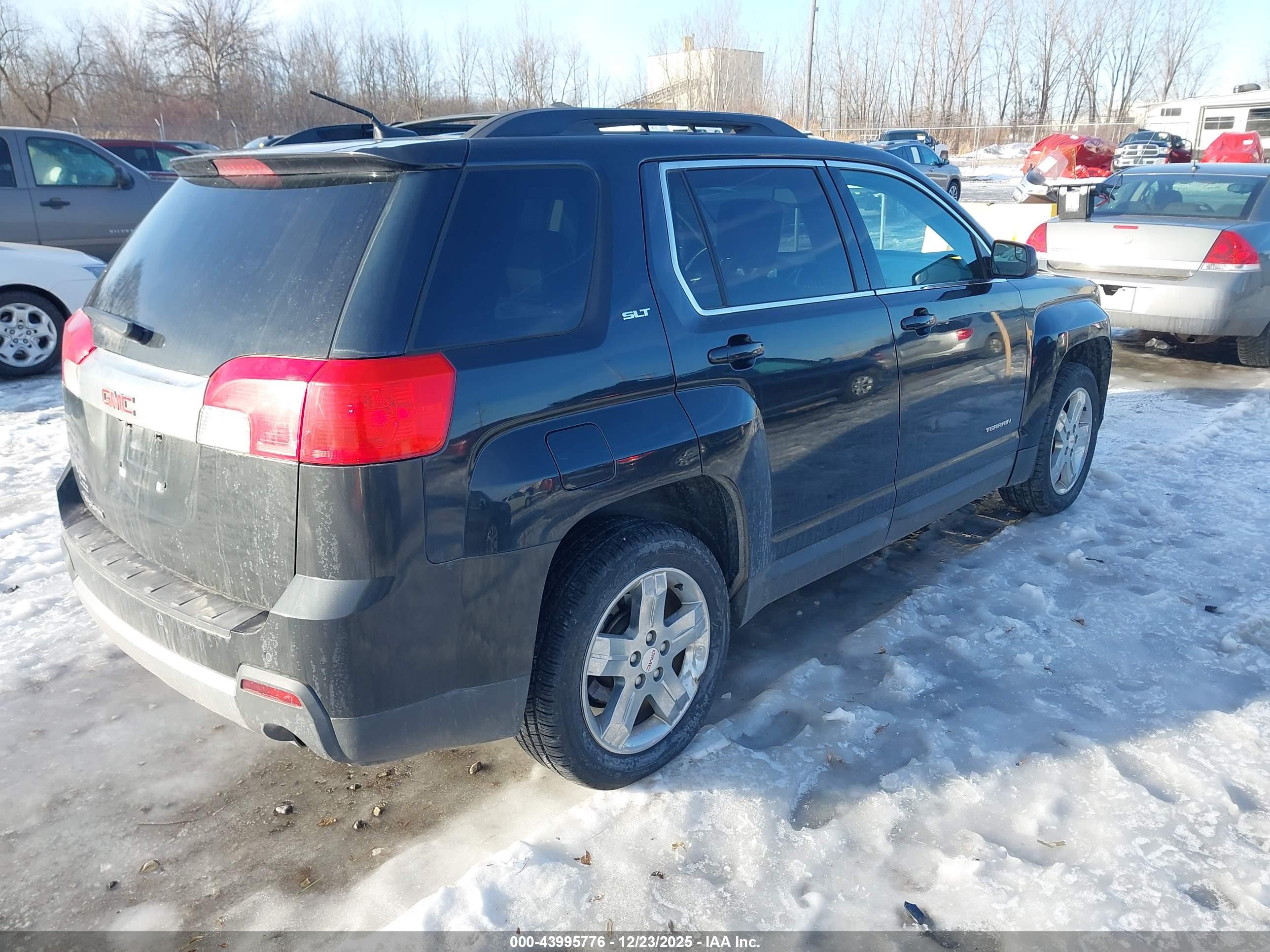 GMC TERRAIN image 4