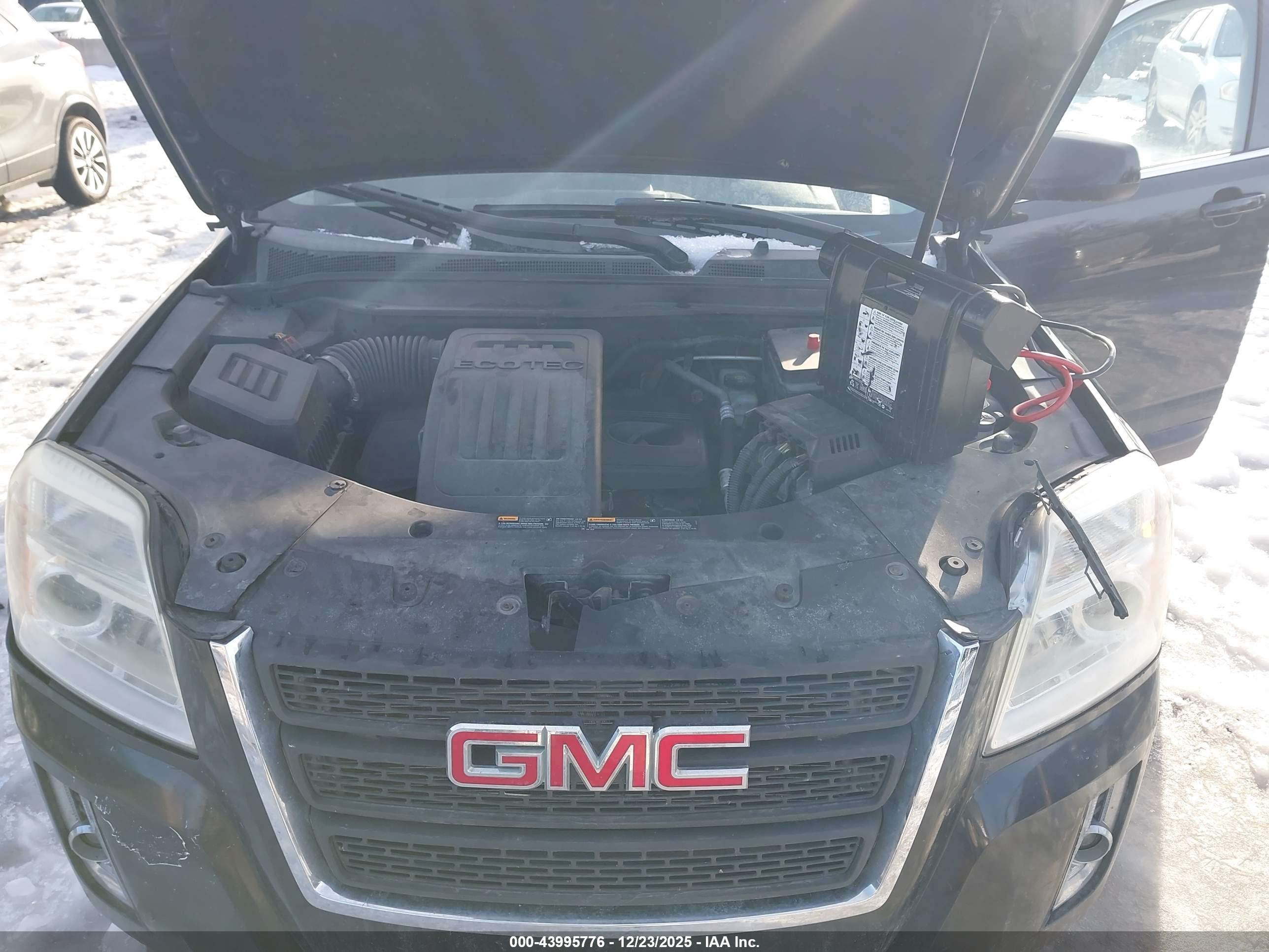 GMC TERRAIN image 6