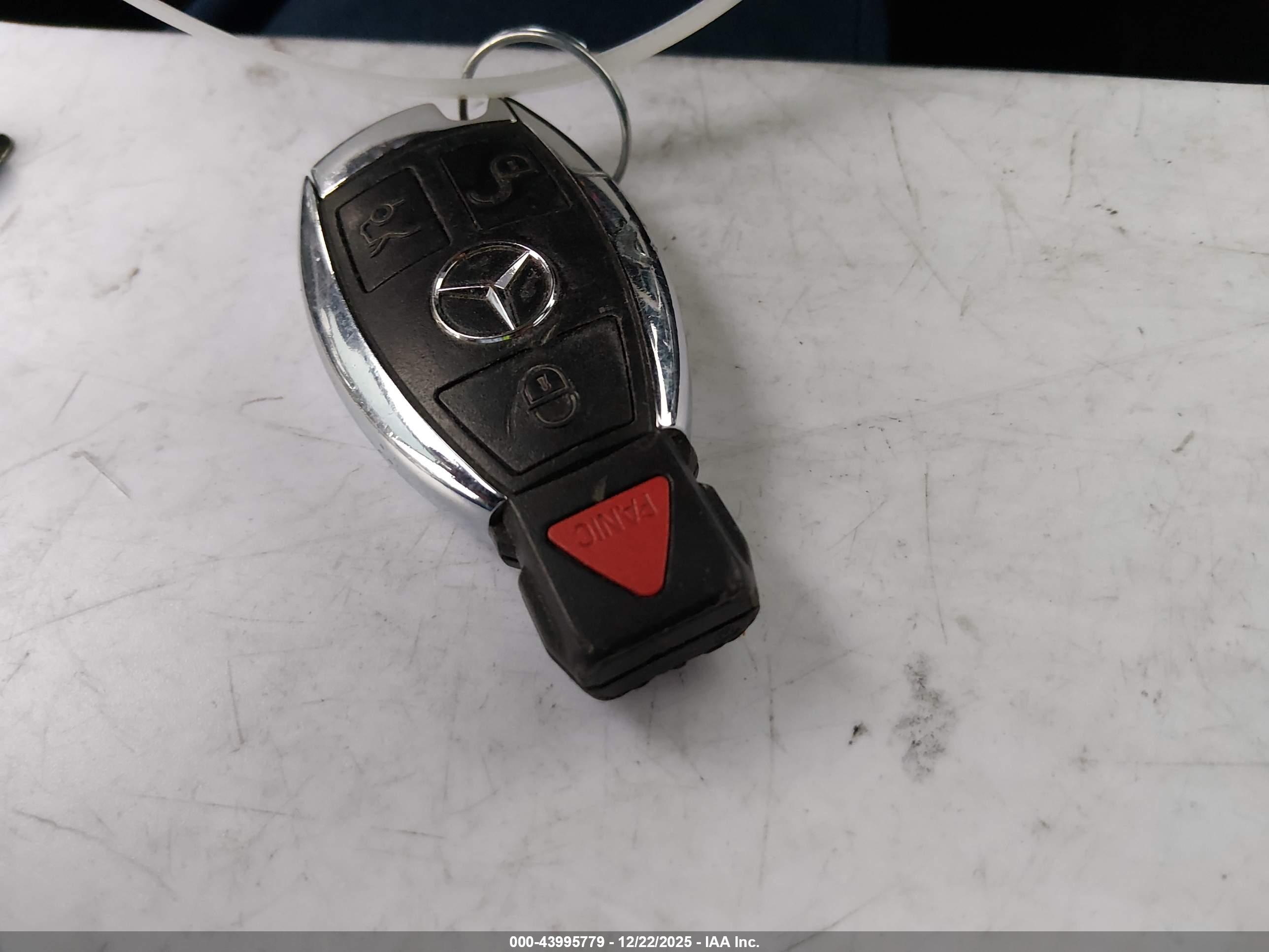 MERCEDES-BENZ C image 11
