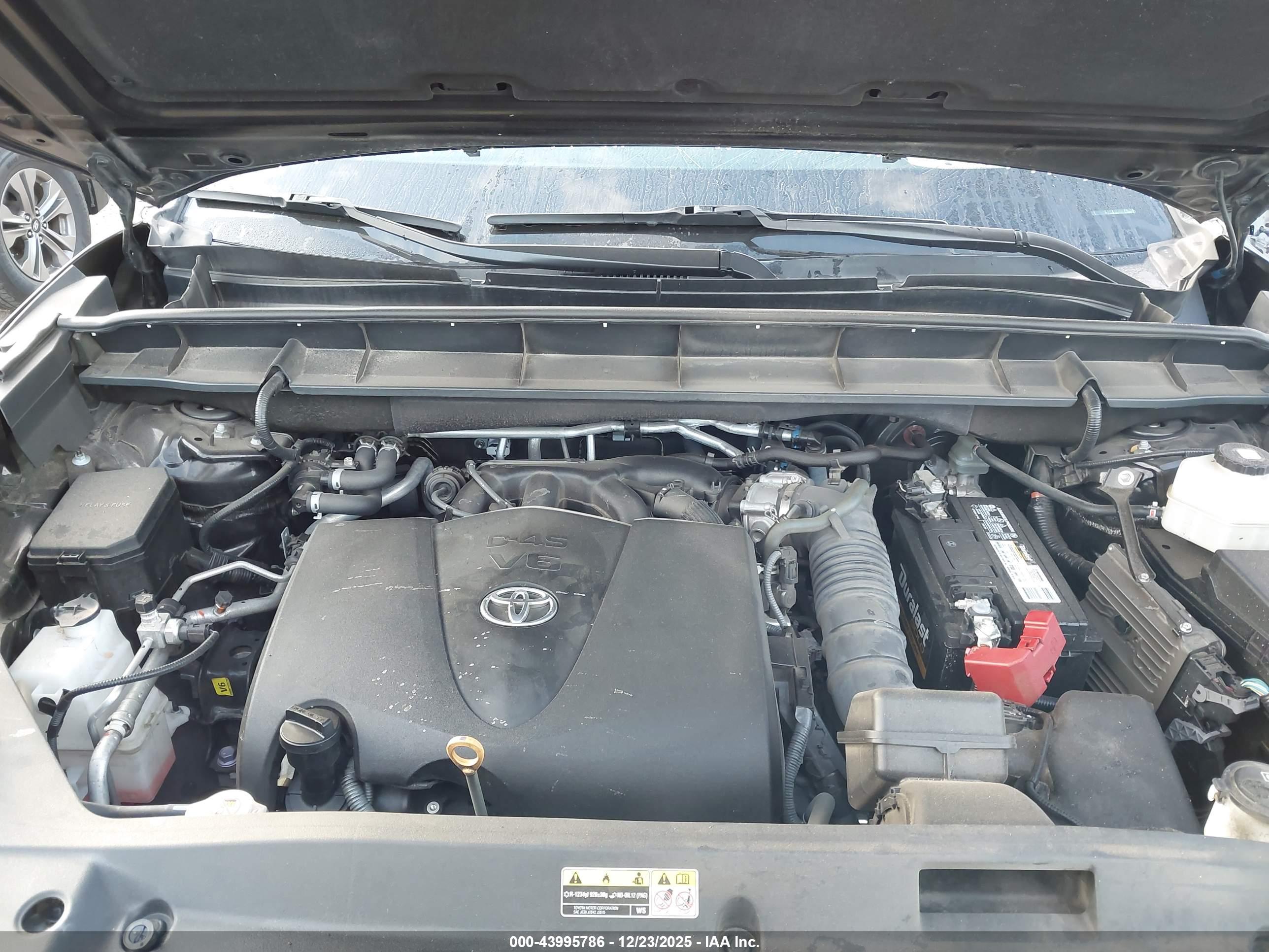TOYOTA HIGHLANDER image 10