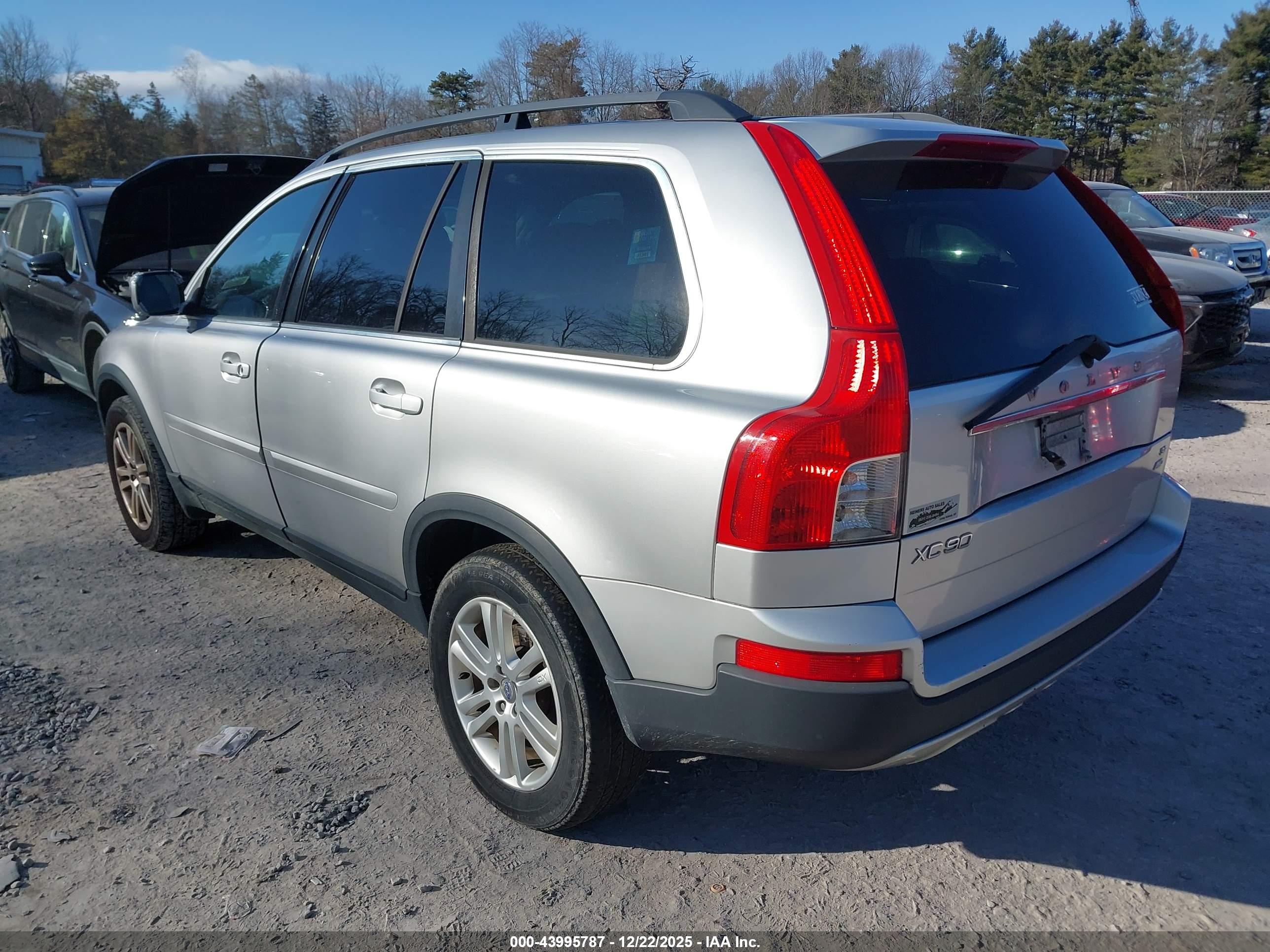 VOLVO XC90 image 3