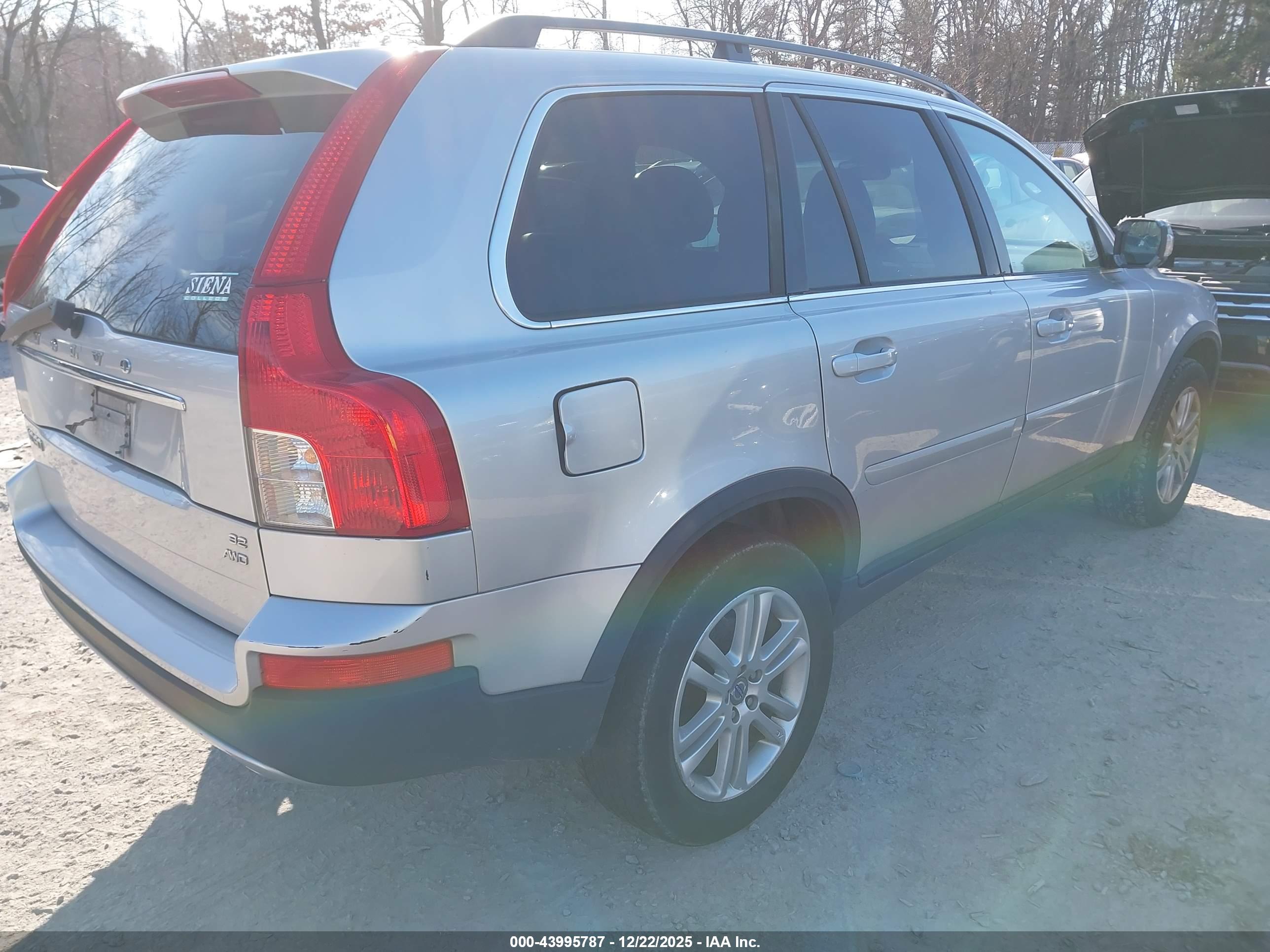 VOLVO XC90 image 4