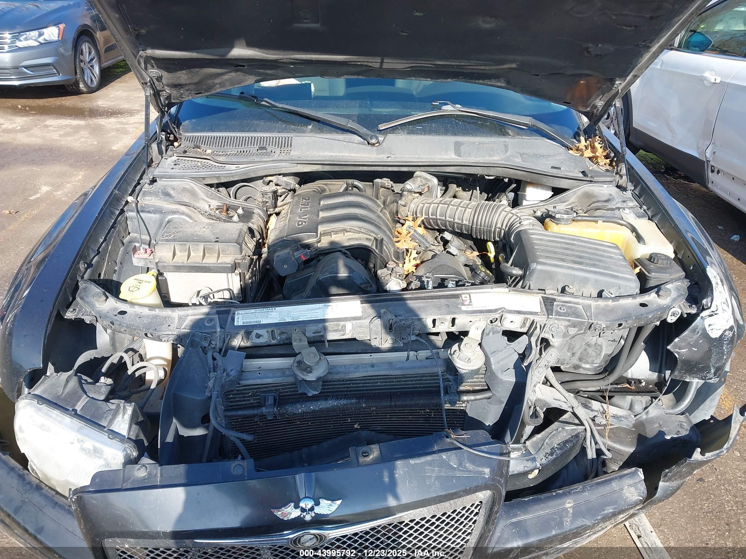 CHRYSLER 300 image 10