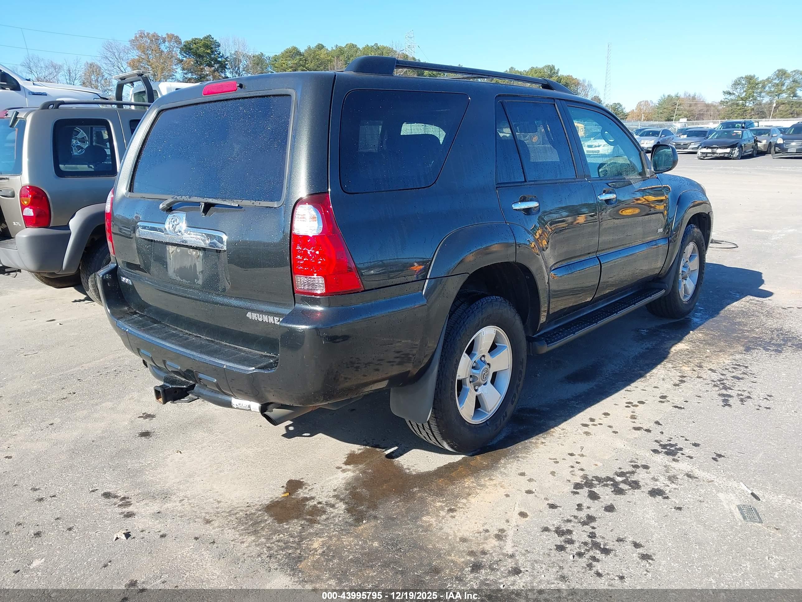 TOYOTA 4RUNNER image 4