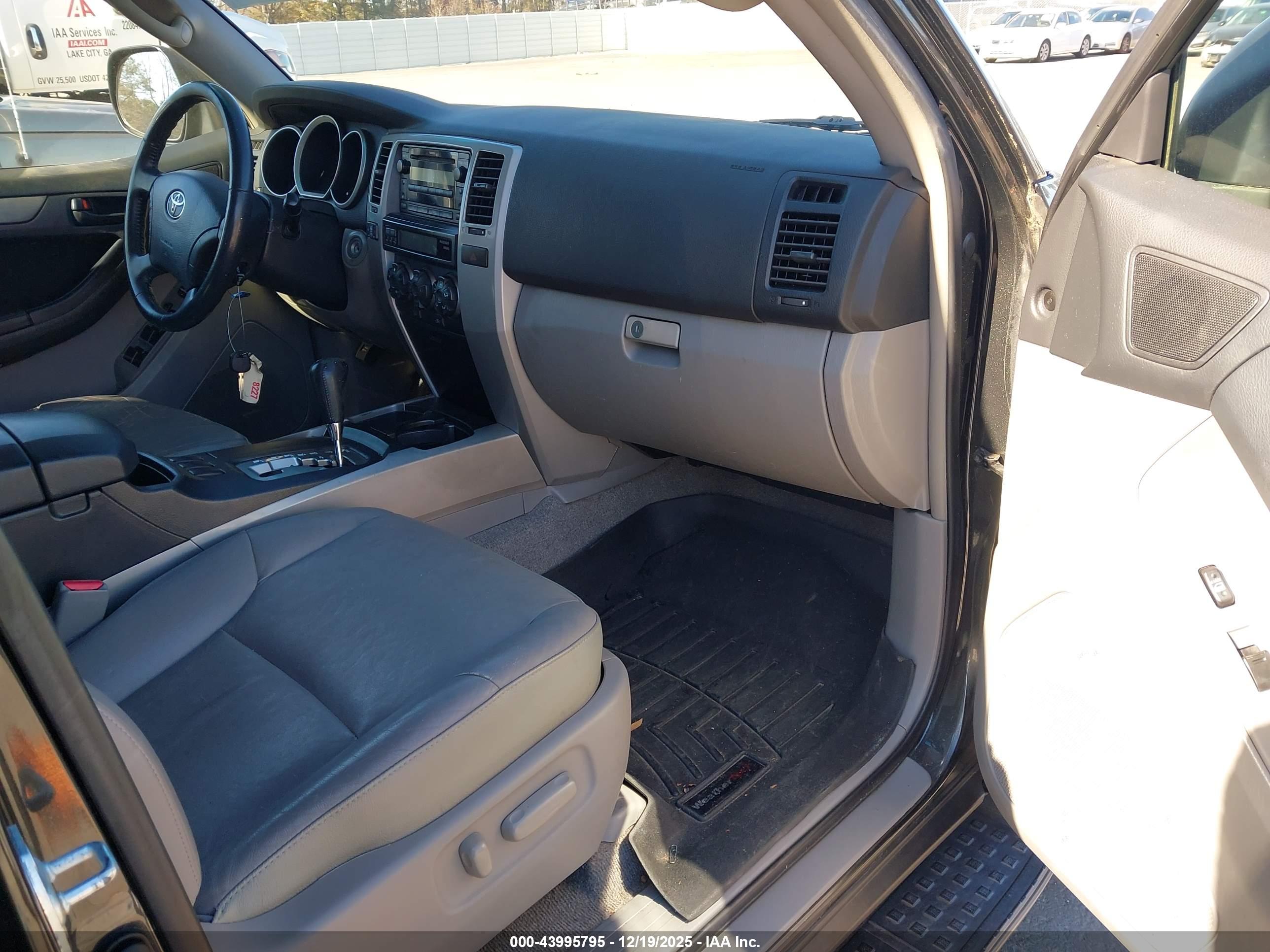 TOYOTA 4RUNNER image 5