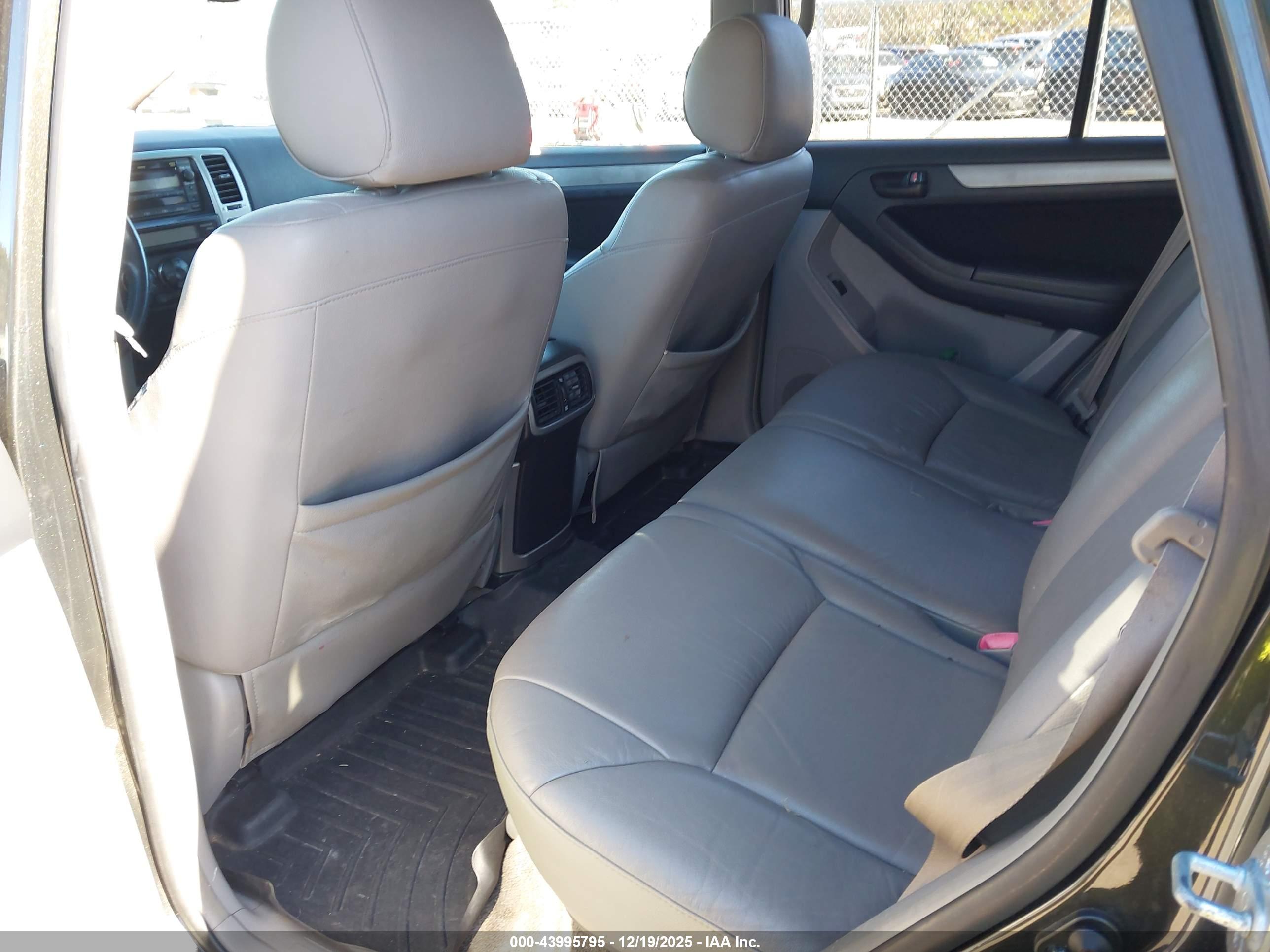 TOYOTA 4RUNNER image 8