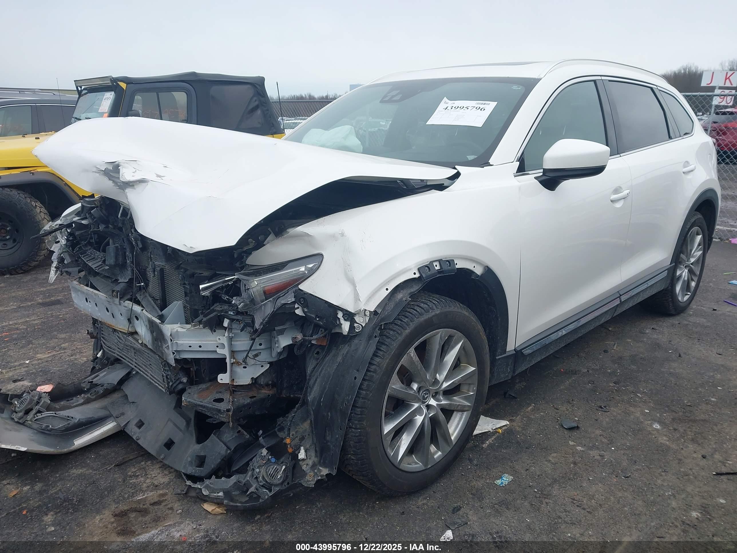 MAZDA CX-9 image 2