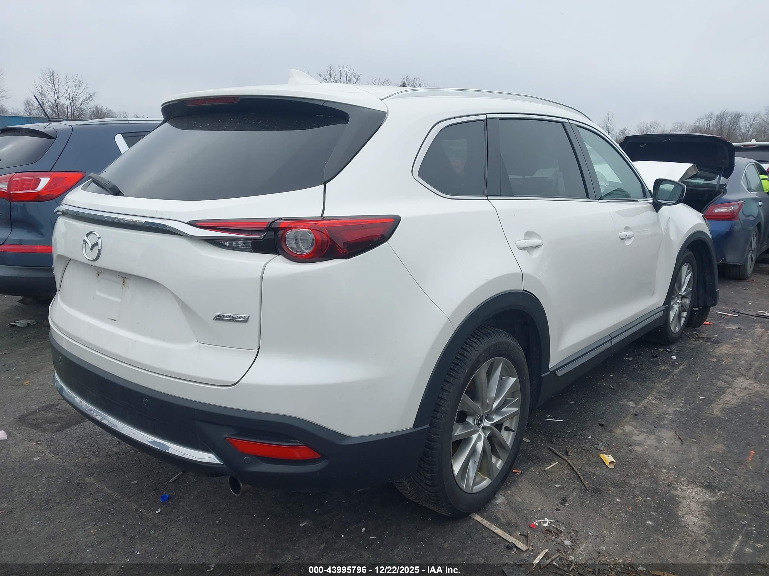 MAZDA CX-9 image 4