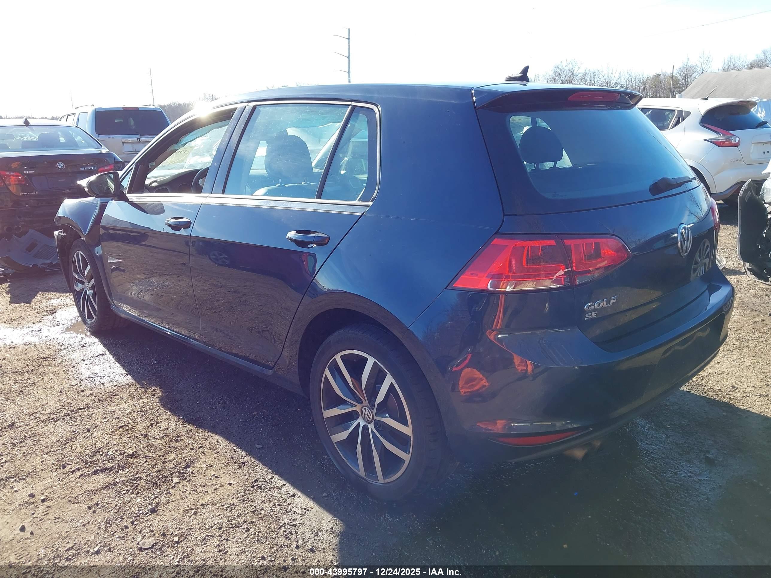 VOLKSWAGEN GOLF image 3