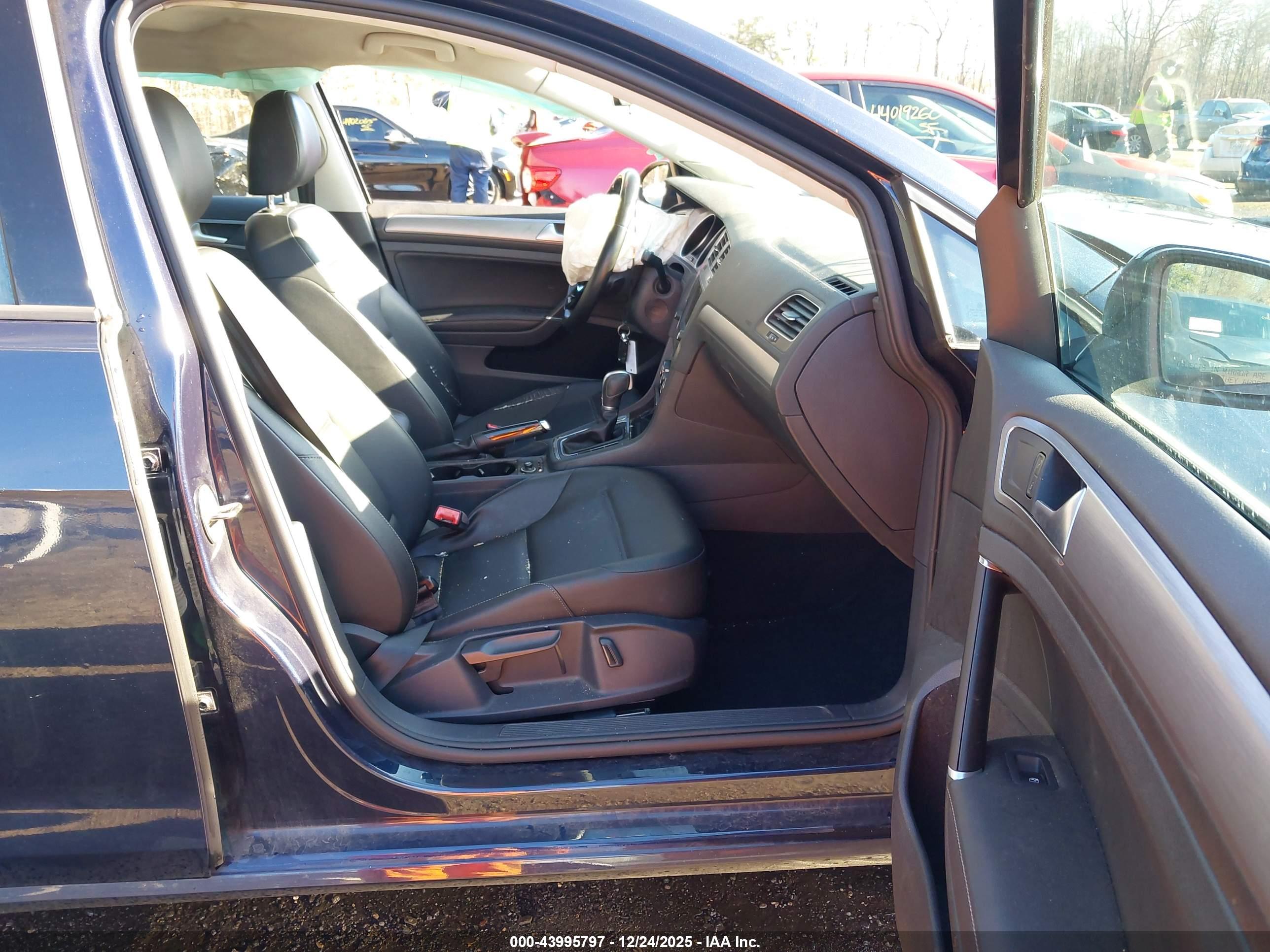 VOLKSWAGEN GOLF image 5
