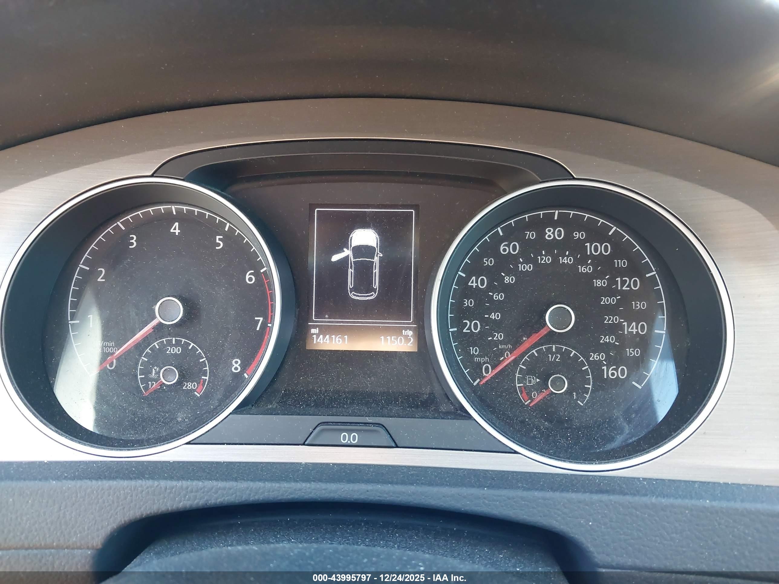 VOLKSWAGEN GOLF image 7