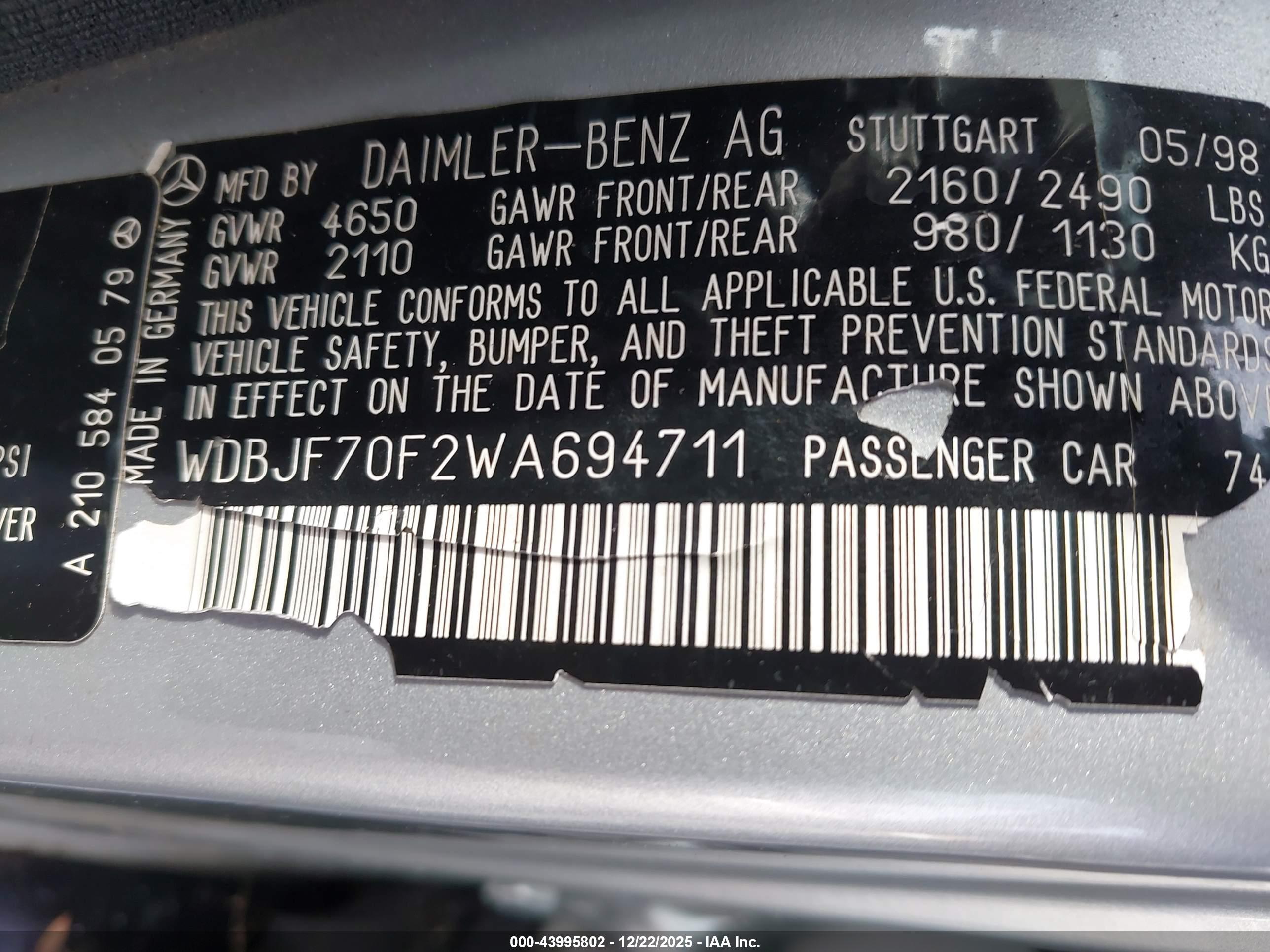 MERCEDES-BENZ E image 9
