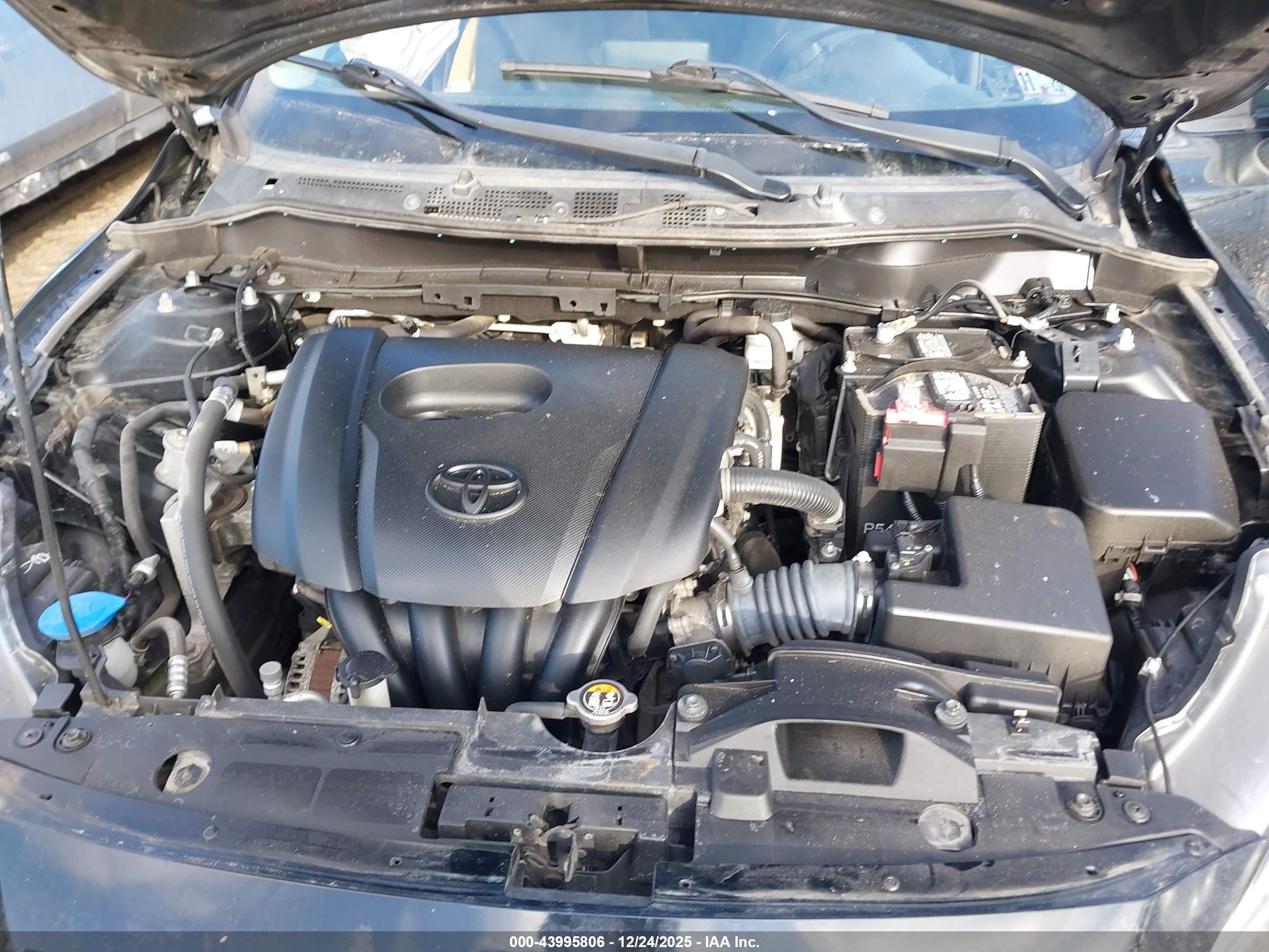 TOYOTA YARIS image 10