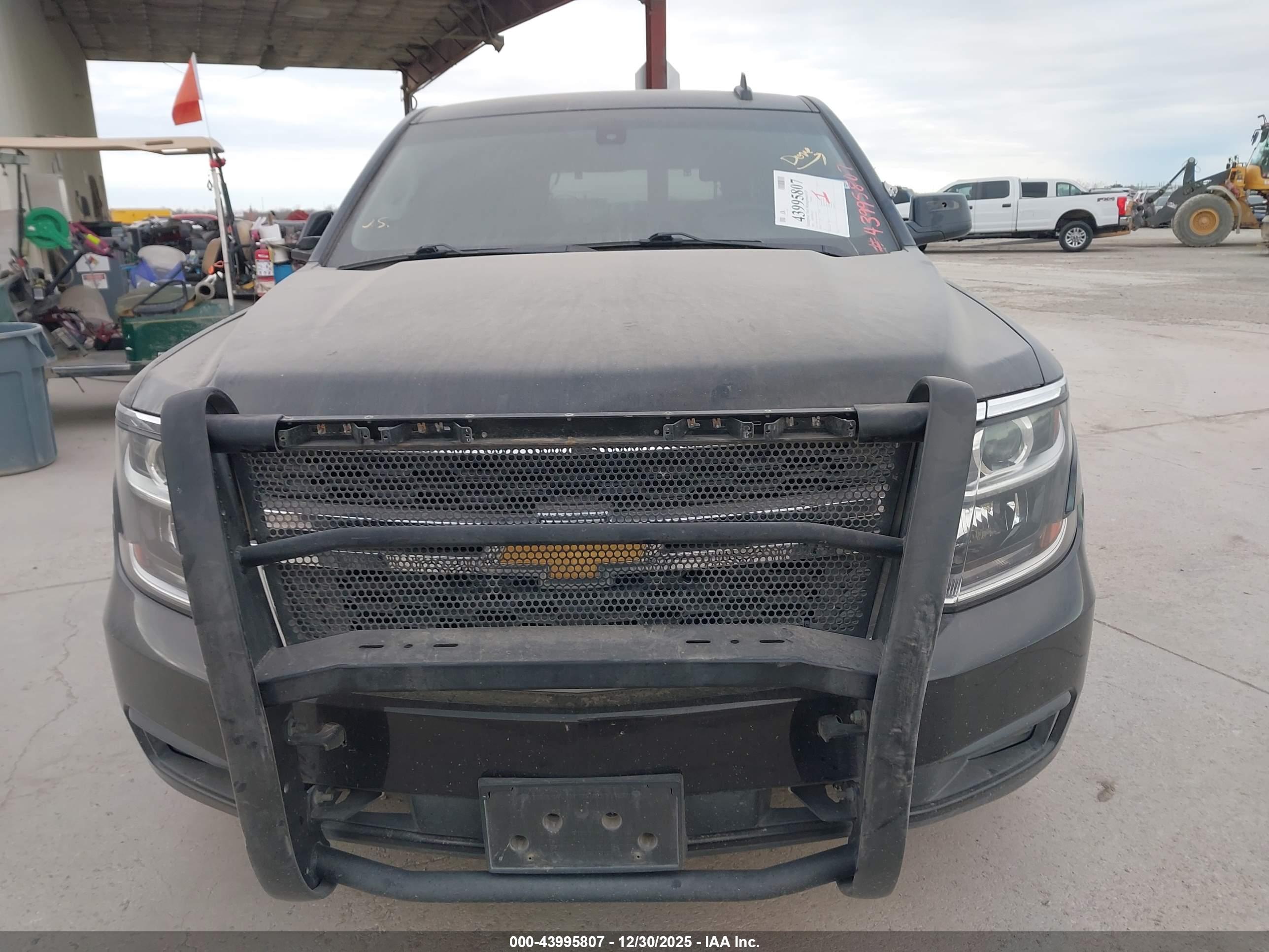 CHEVROLET TAHOE image 6