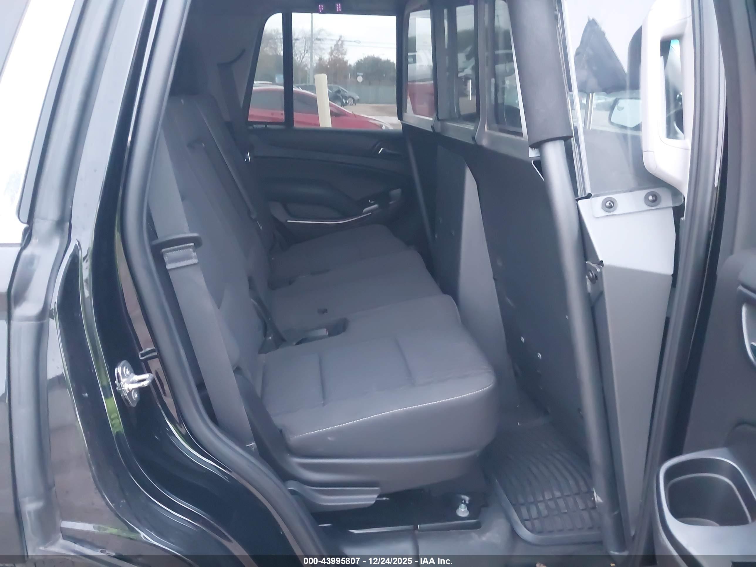 CHEVROLET TAHOE image 8