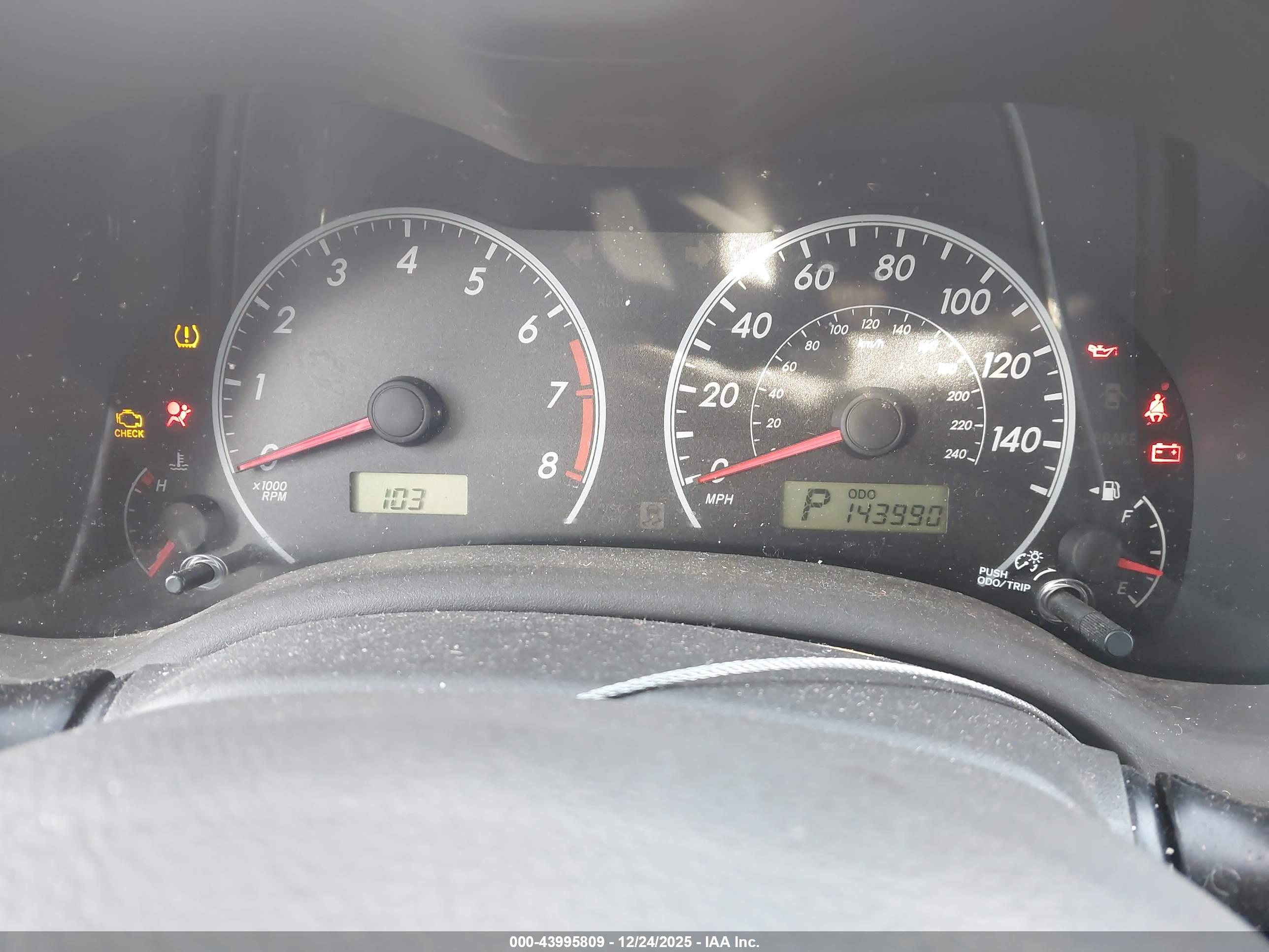 TOYOTA COROLLA image 7